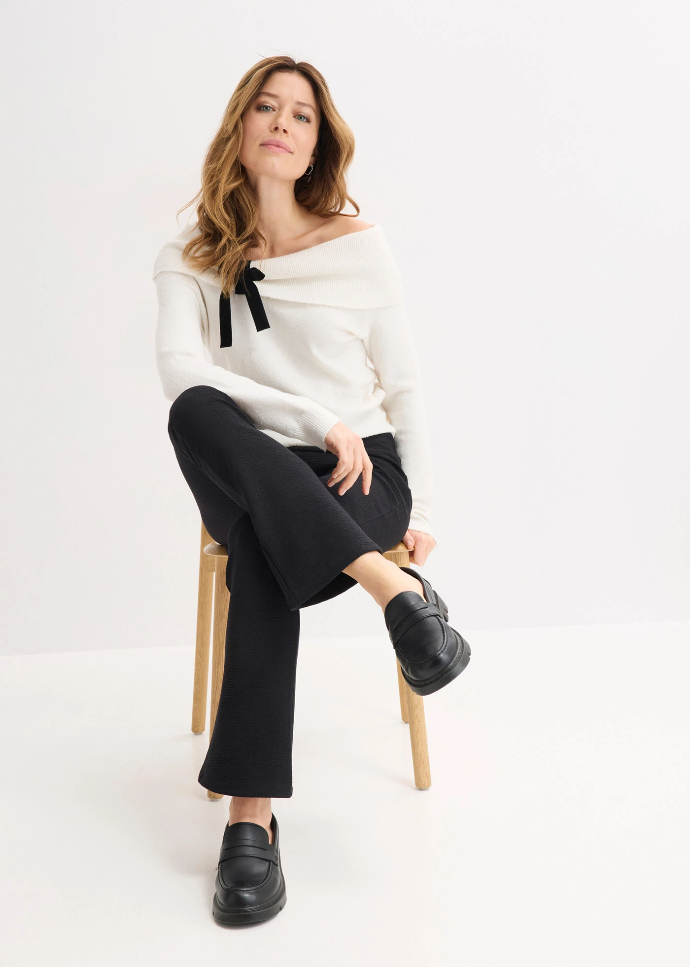 Pantaloni din jerse cu structură crinkle • negru • magazin bonprix