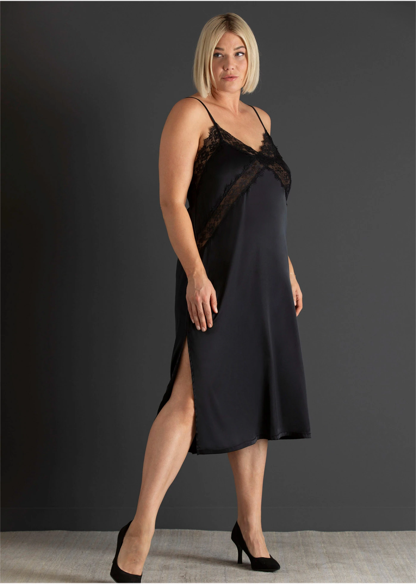 Nuisette en satin avec dentelle • noir plus size • Boutique bonprix