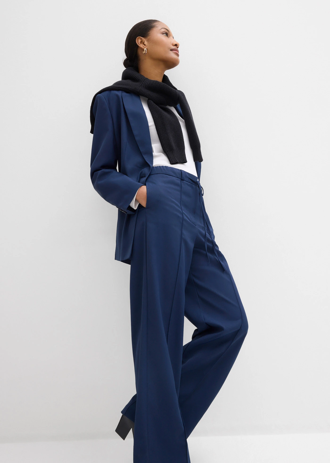 Pantalon droit à taille élastiquée • bleu foncé • Boutique bonprix