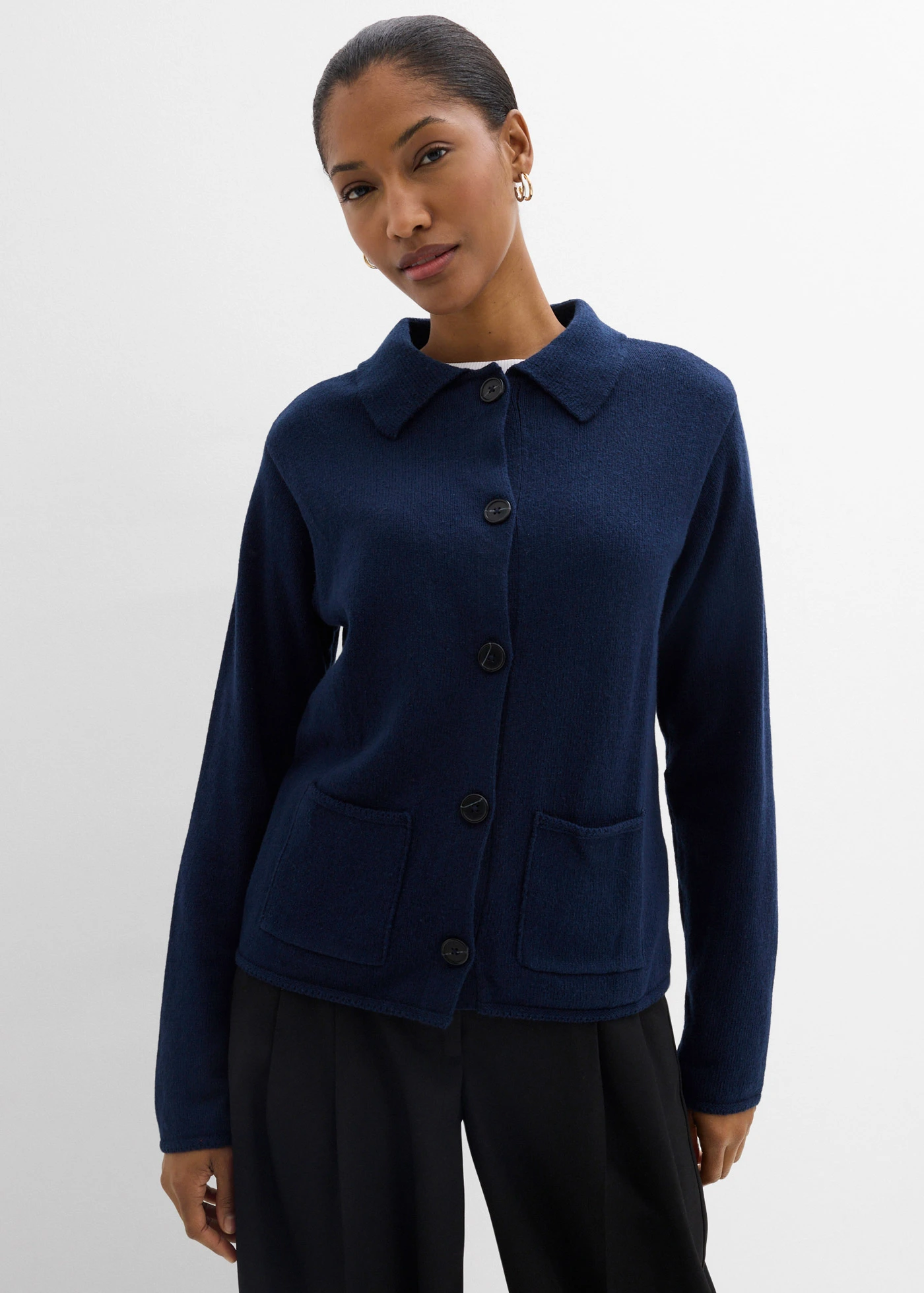 Jachetă tricotată din material cu viscoză • bleumarin • magazin bonprix