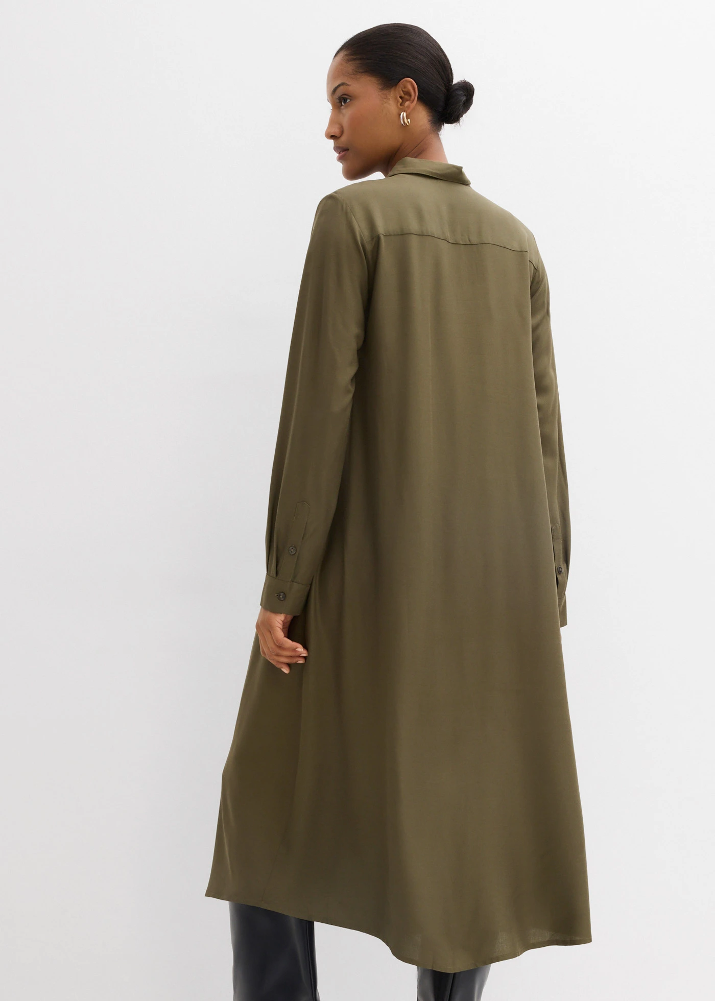 Robe blouse • olive foncé • Boutique bonprix