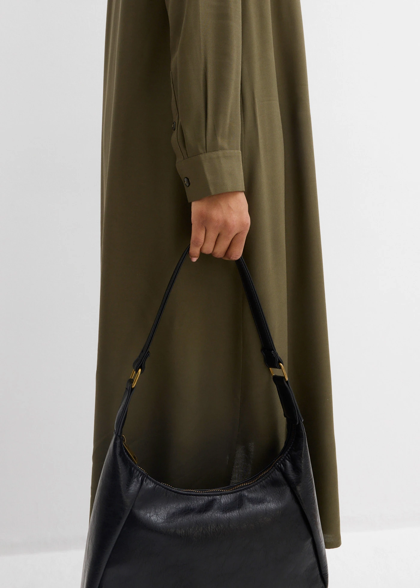 Robe blouse • olive foncé • Boutique bonprix