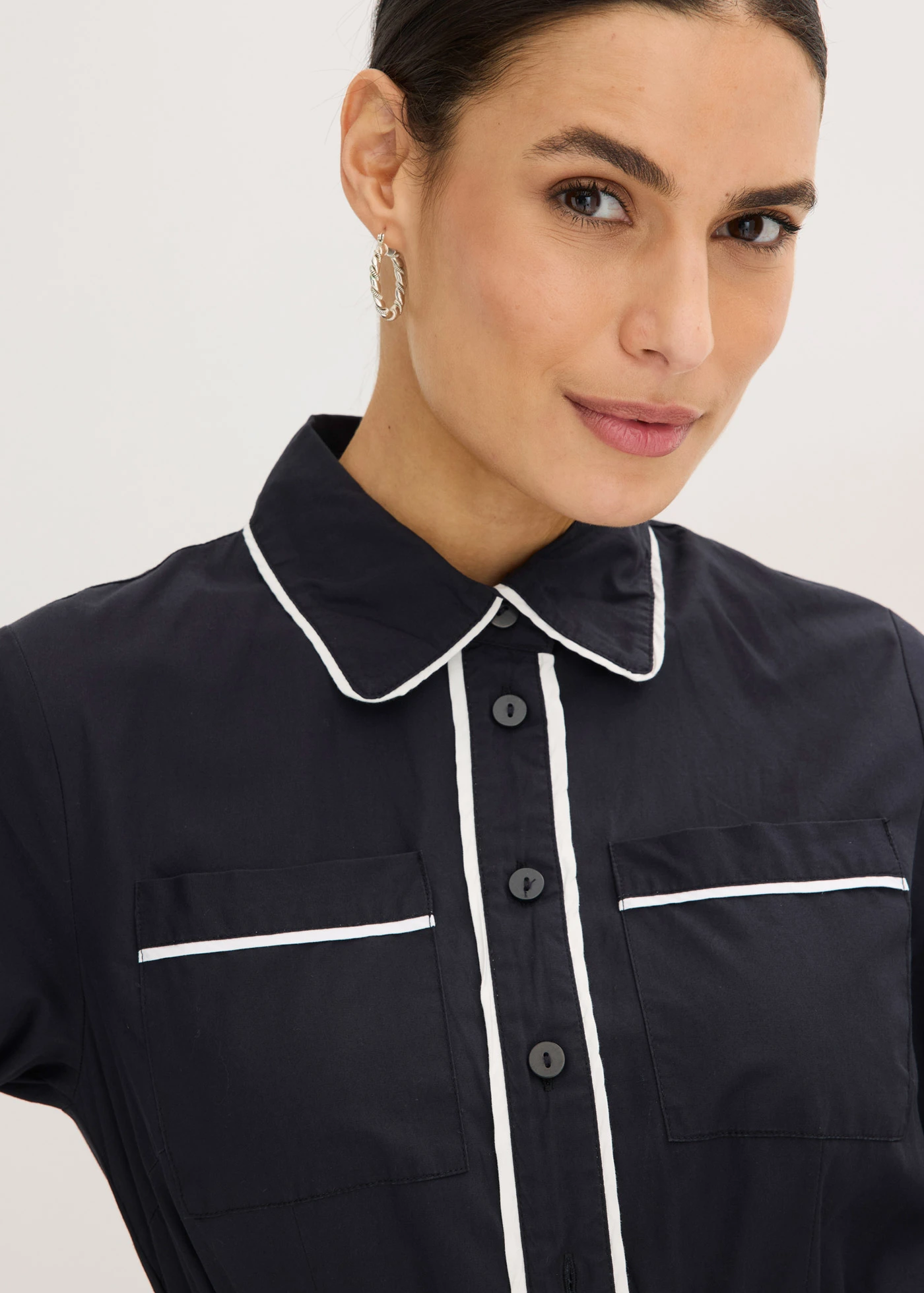 Rochie-cămașă din poplin de bumbac care nu necesită călcare • negru/ecru • magazin bonprix