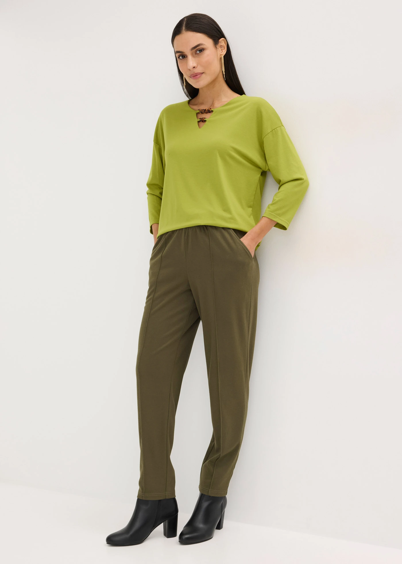 Bluză tricot tip tunică • verde mușchi • magazin bonprix