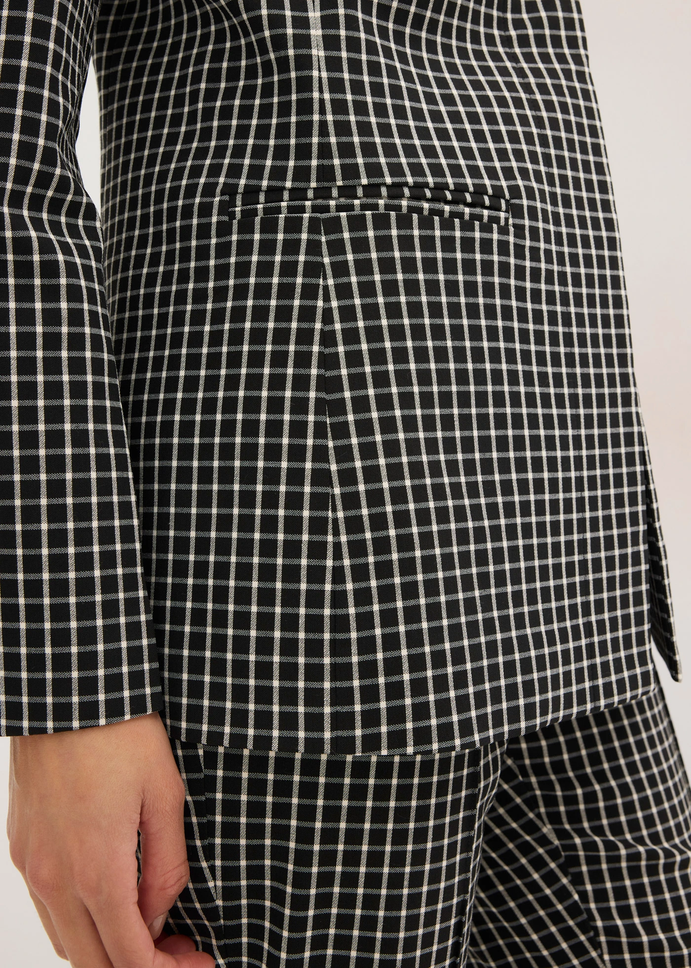 Blazer stretch din bengalină • negru/ecru cadrilat • magazin bonprix