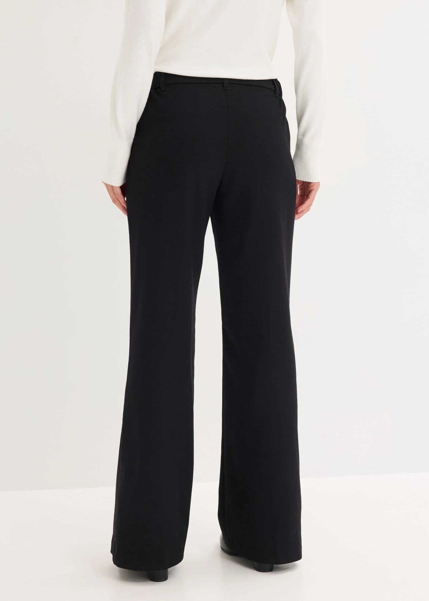 Pantalon de tailleur, jambe évasée • noir • Boutique bonprix
