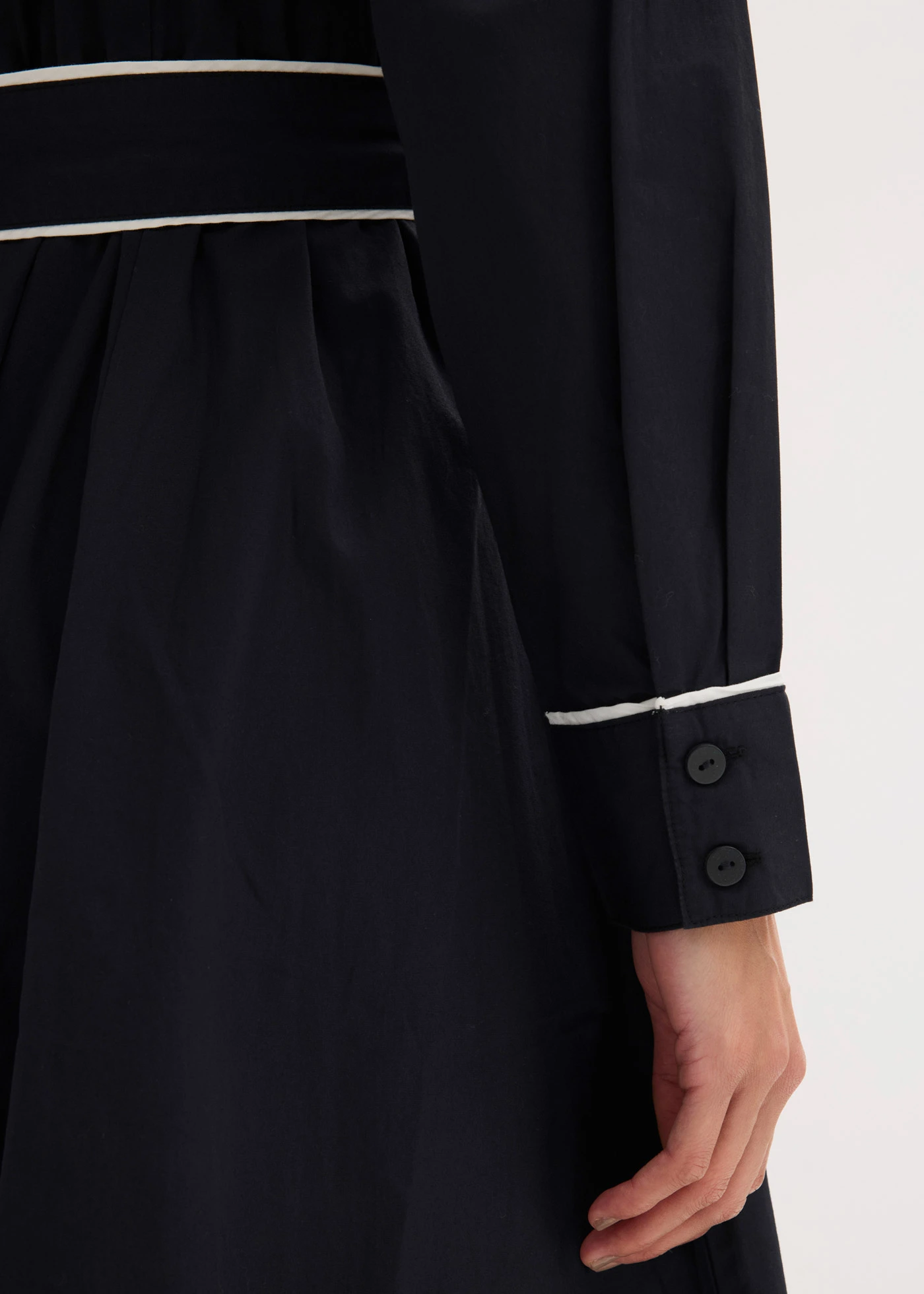 Rochie-cămașă din poplin de bumbac care nu necesită călcare • negru/ecru • magazin bonprix