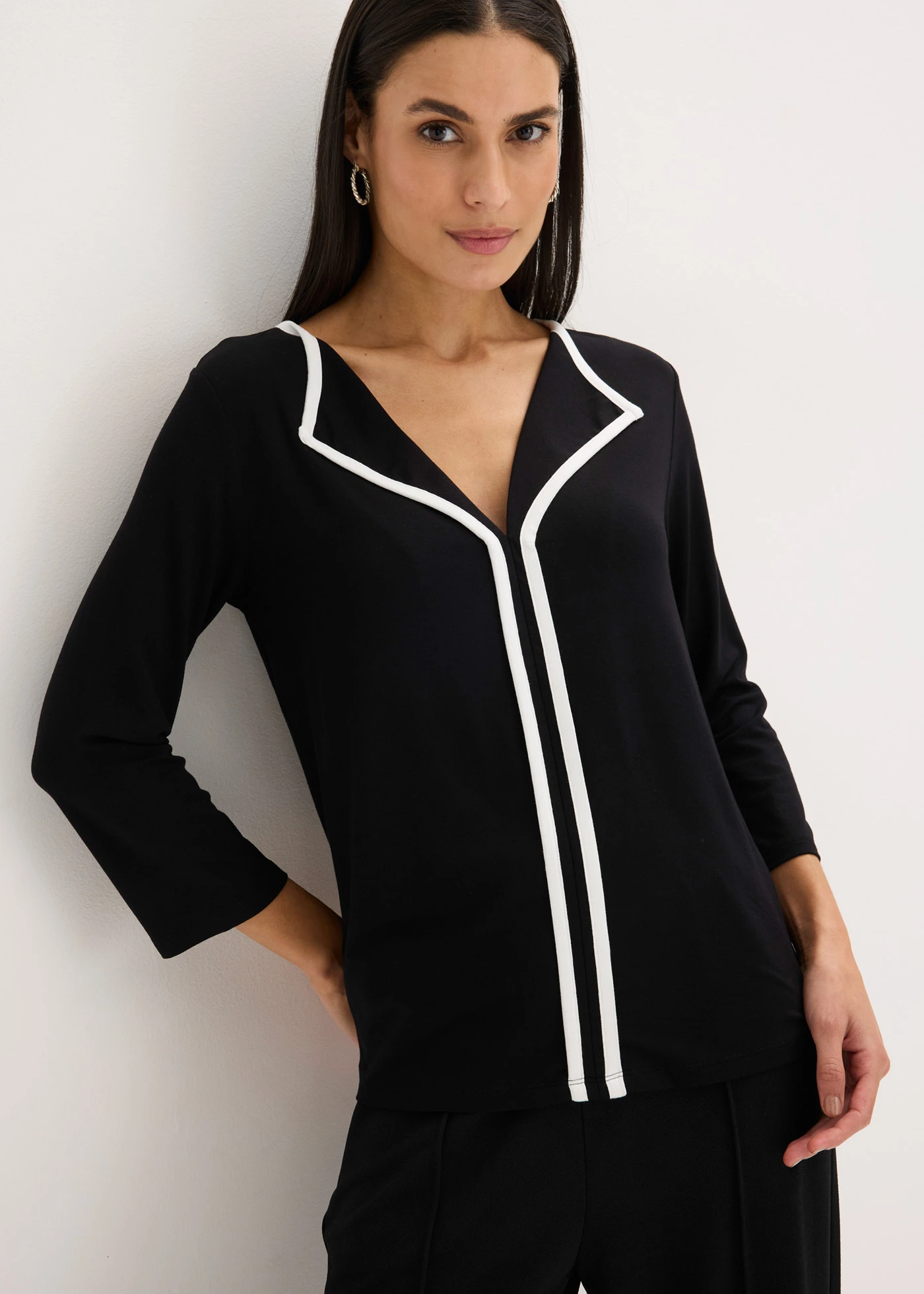 Bluză cu fentă contrast • negru/ecru • magazin bonprix