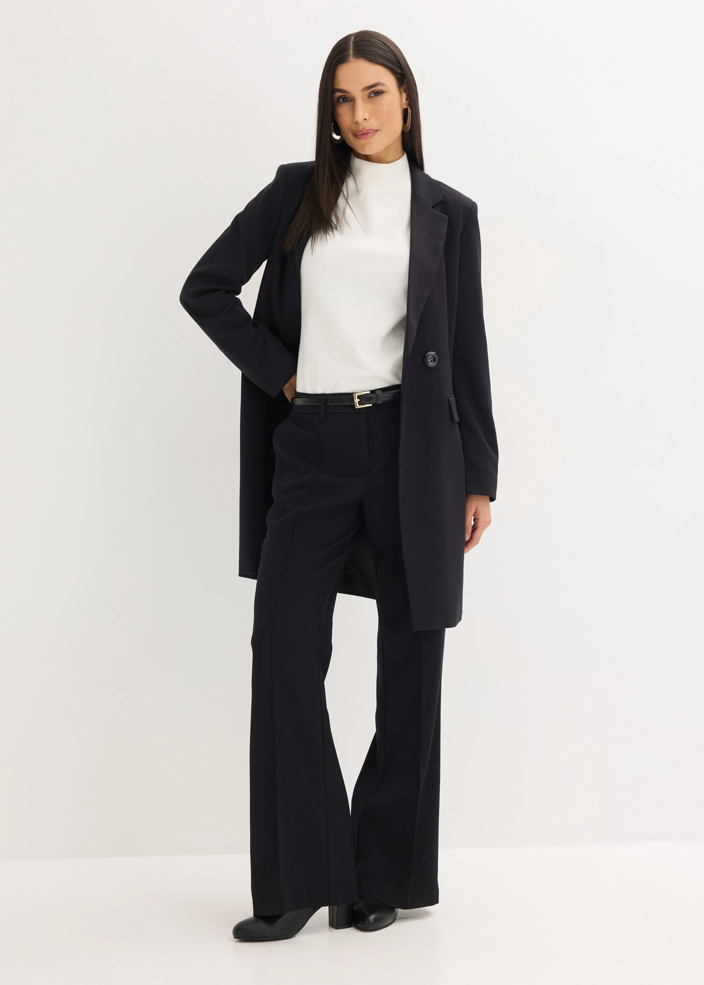 Pantalon de tailleur, jambe évasée • noir • Boutique bonprix