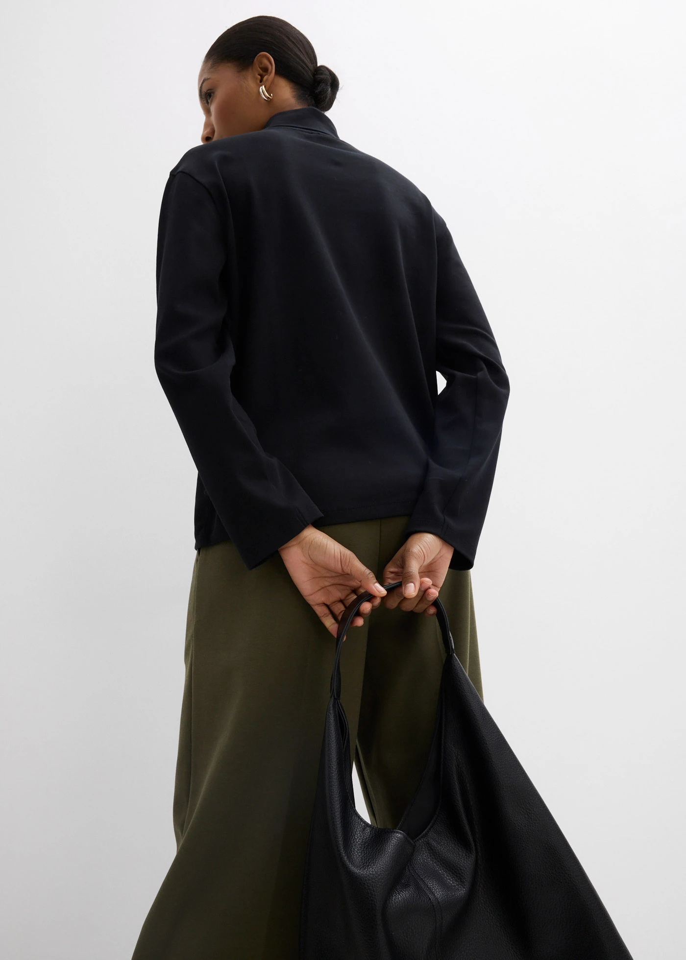 T-shirt col roulé 100% coton • noir • Boutique bonprix