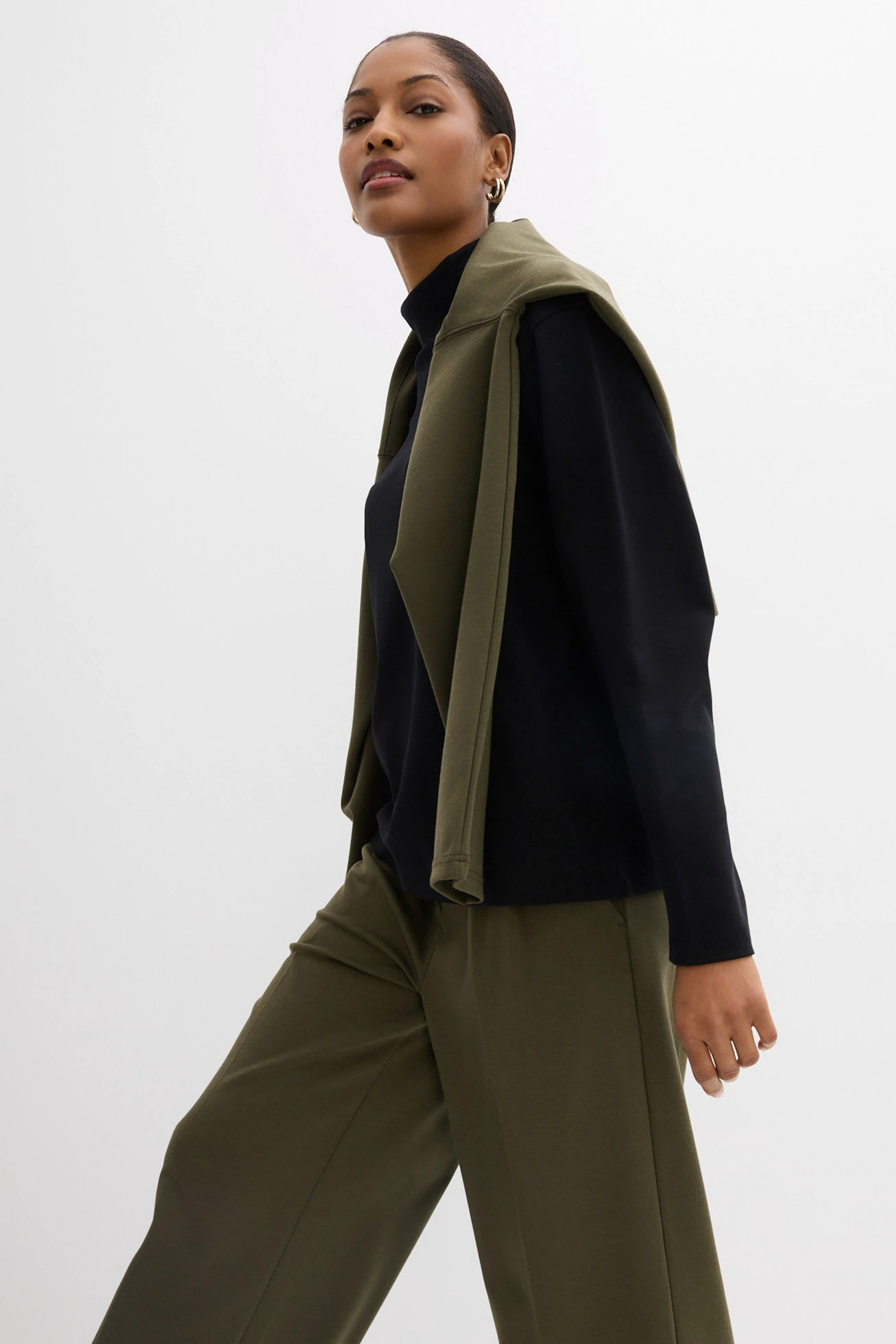 T-shirt col roulé 100% coton • noir • Boutique bonprix