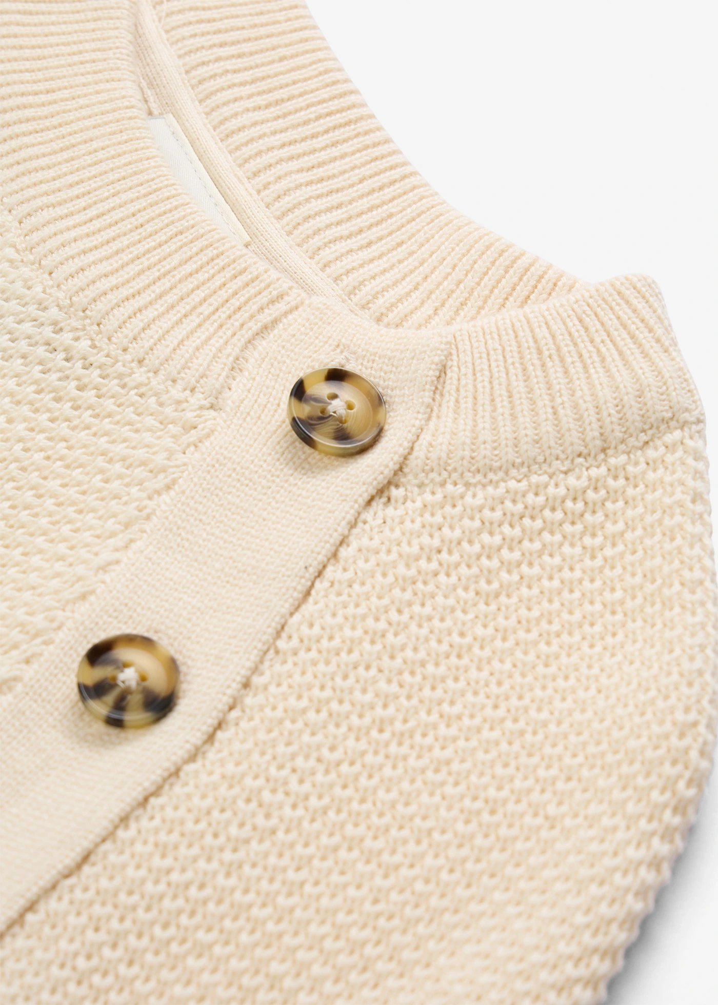 Pull en grosse maille avec patte de boutonnage • blanc nacré • Boutique bonprix