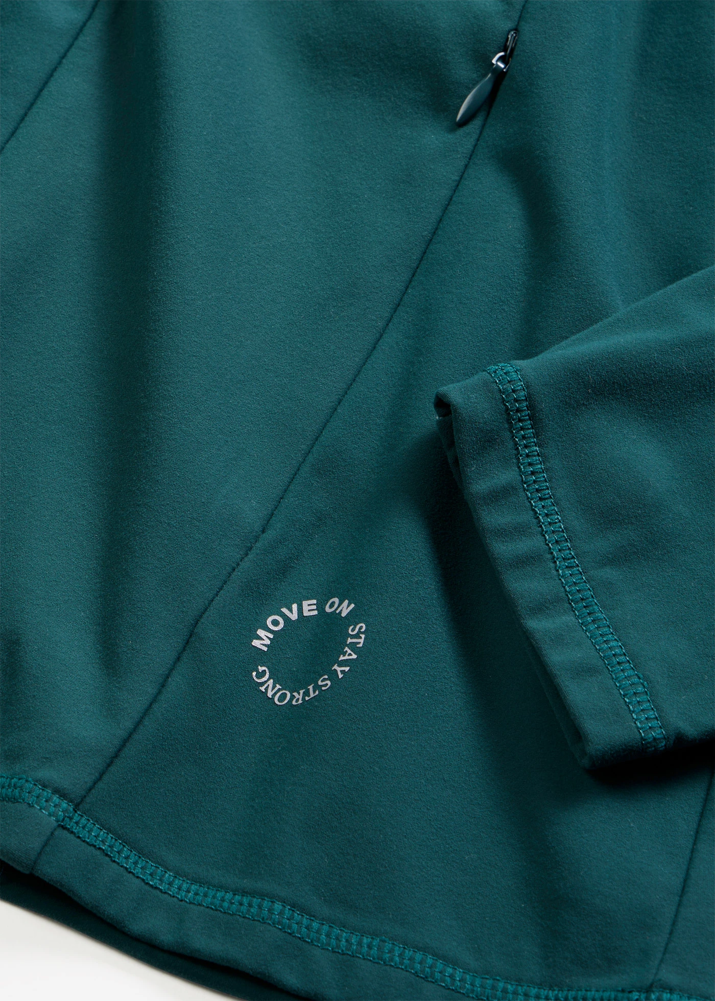 Thermo funkciós sportdzseki félhosszú cipzárral, gyorsan száradó anyagból • olajzöld • bonprix áruház