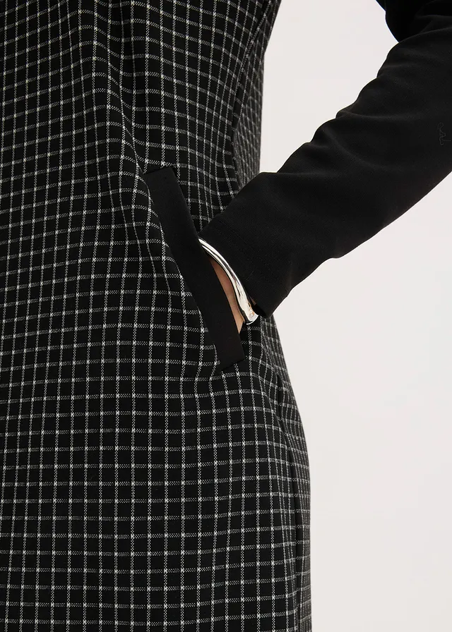 Robe en jacquard à col contrastant • noir-écru carreaux • product-page.page-title-suffix