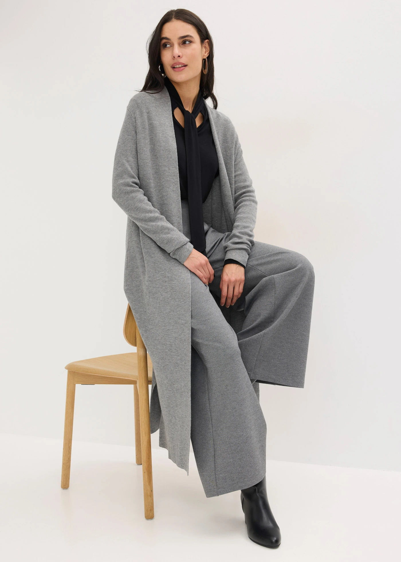 Gilet long en maille • gris chiné • Boutique bonprix