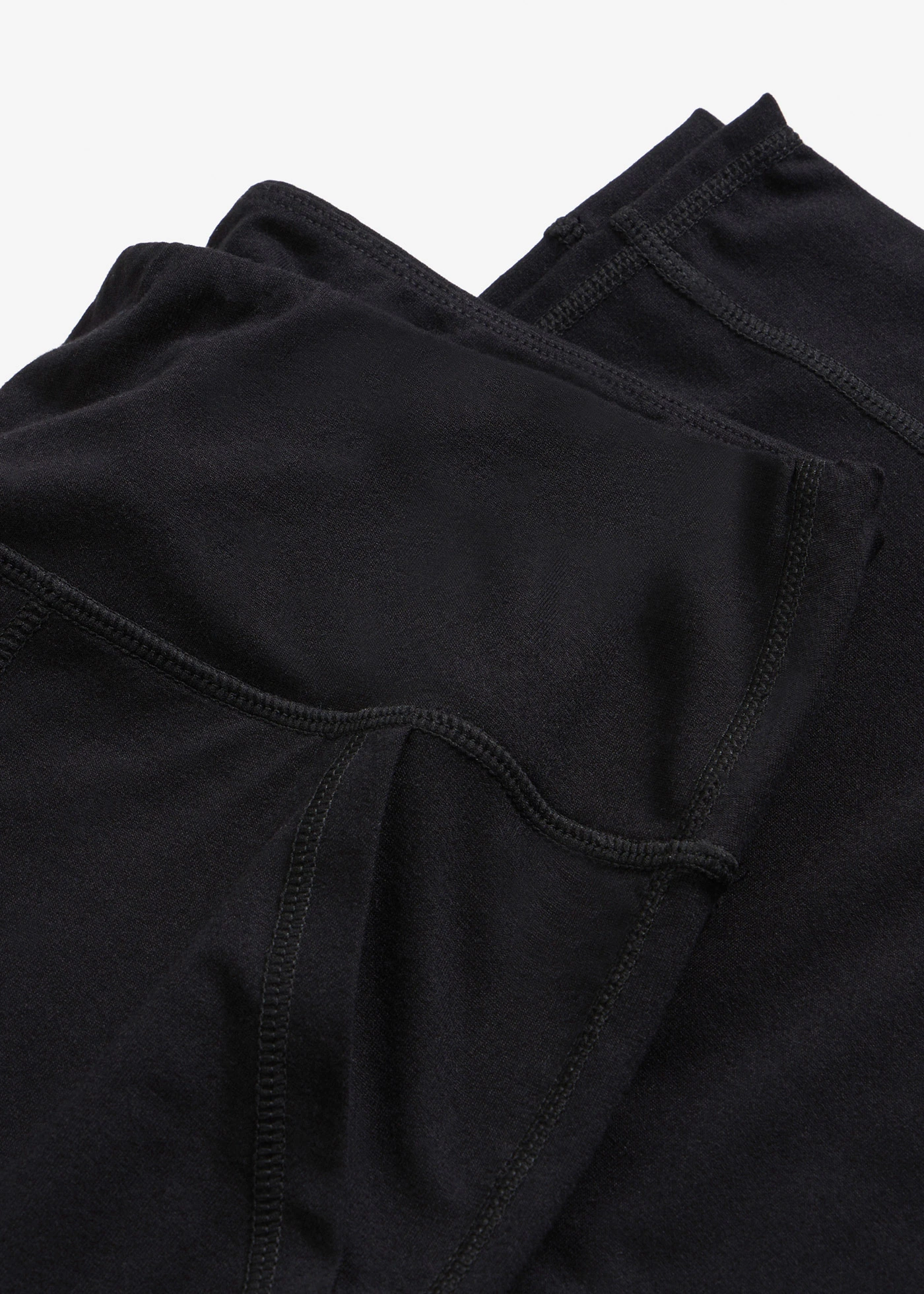 Pantaloni sport cu buzunare, cu uscare rapidă • negru • magazin bonprix