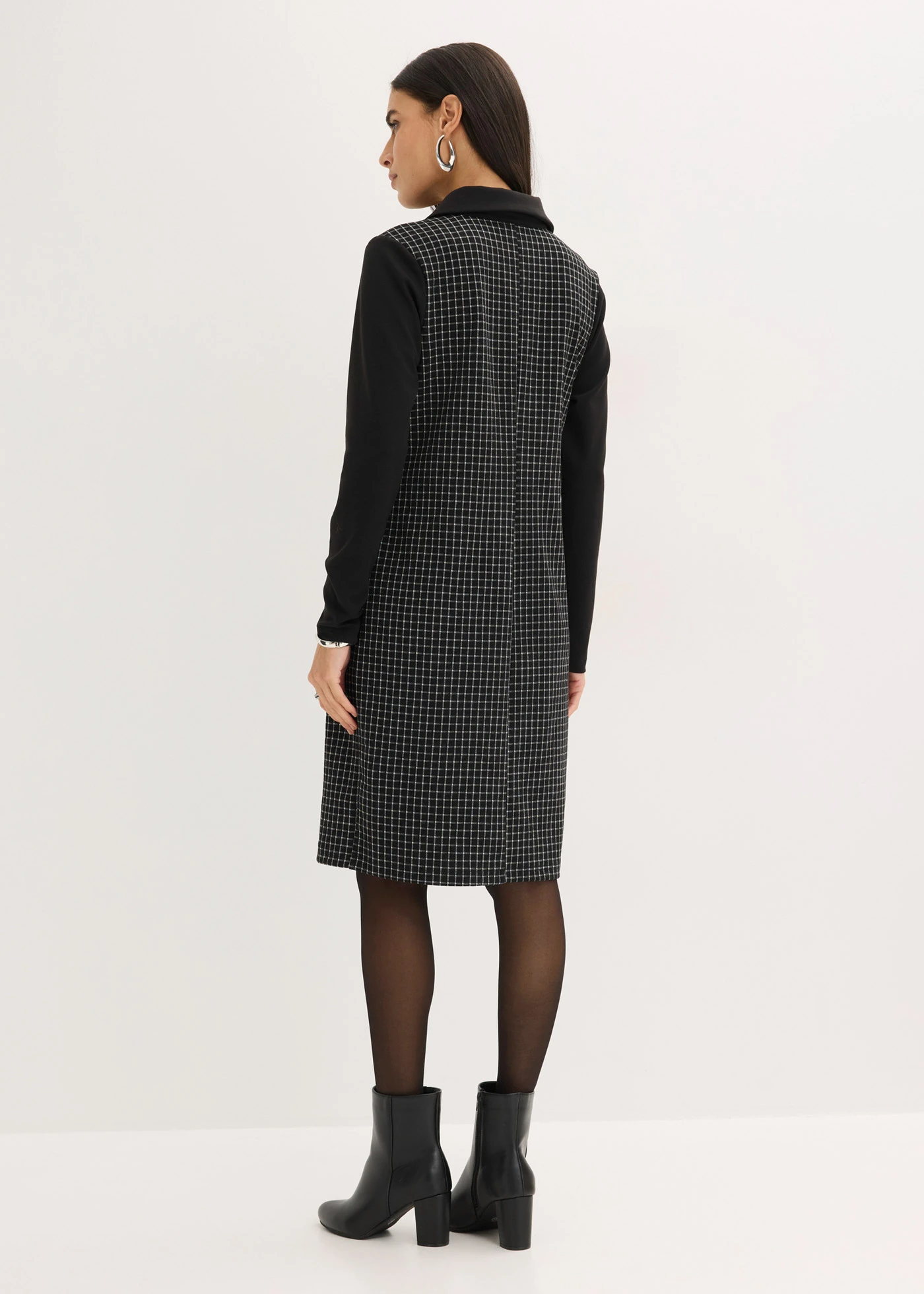 Jacquard jurk met contrasterende kraag • zwart-wolwit geruit • bonprix online shop