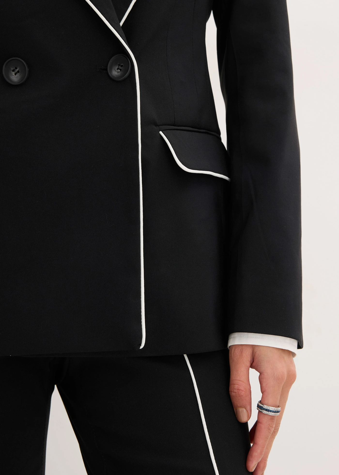 Blazer stretch din bengalină • negru/ecru • magazin bonprix