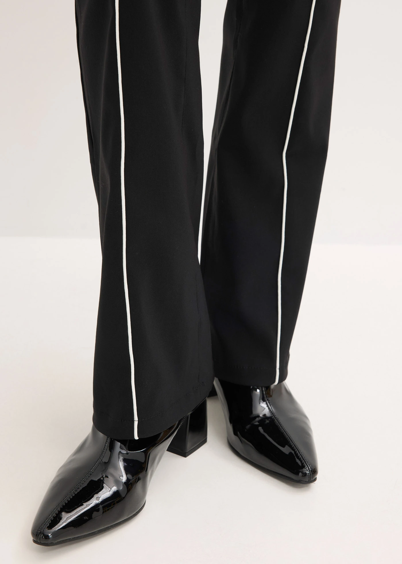 Pantaloni cu stretch din bengalină • negru/ecru • magazin bonprix