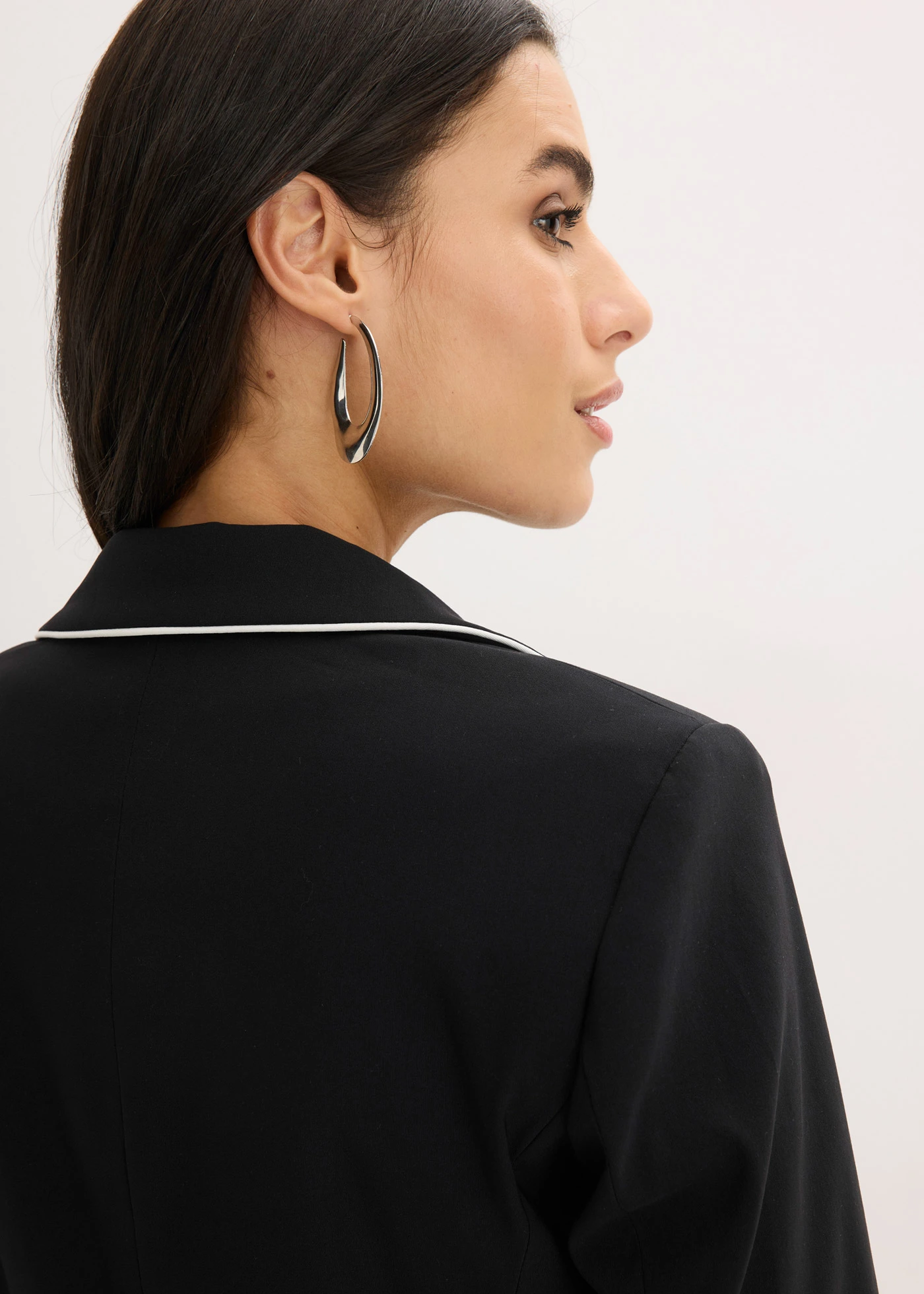 Blazer stretch din bengalină • negru/ecru • magazin bonprix