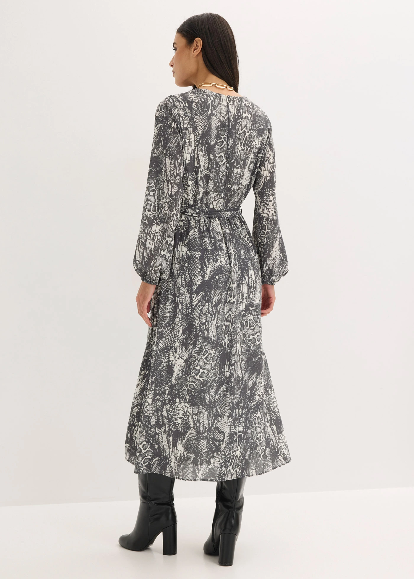 Robe longue • noir-blanc nacré python • Boutique bonprix