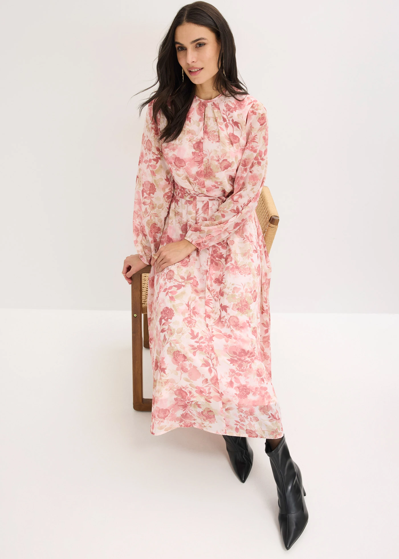 Rochie din șifon cu cordon (set de 2 piese) • roz deschis înflorat • magazin bonprix