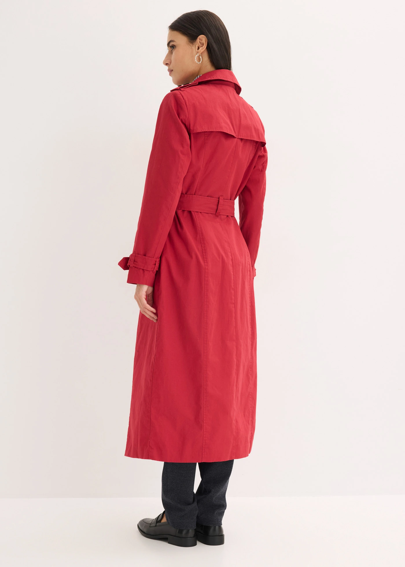 Trench-coat long ceinturé à la taille • rouge cerise • Boutique bonprix