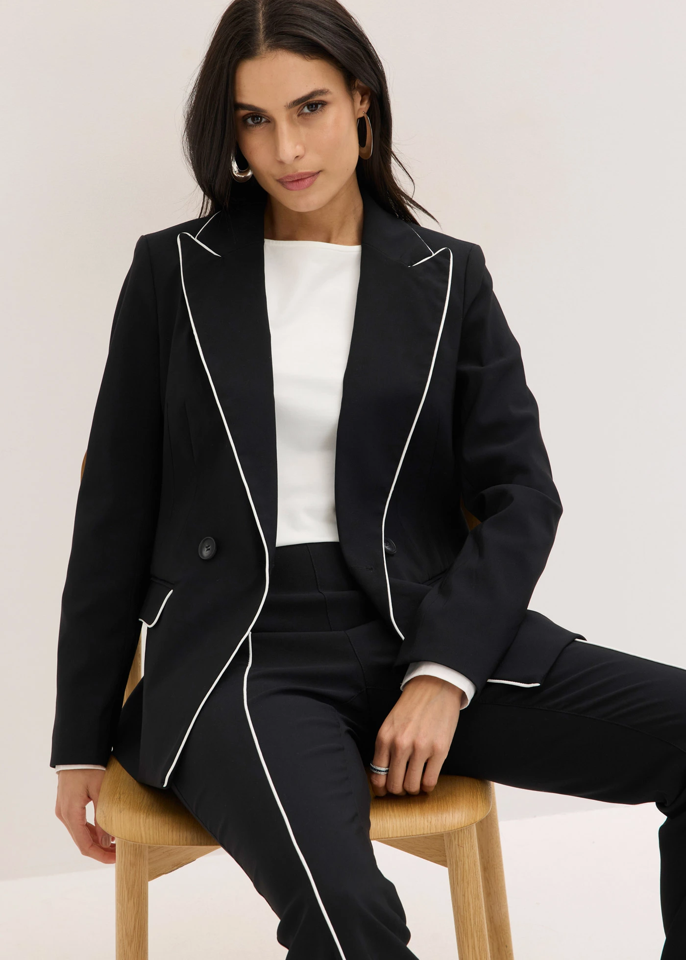 Blazer stretch din bengalină • negru/ecru • magazin bonprix