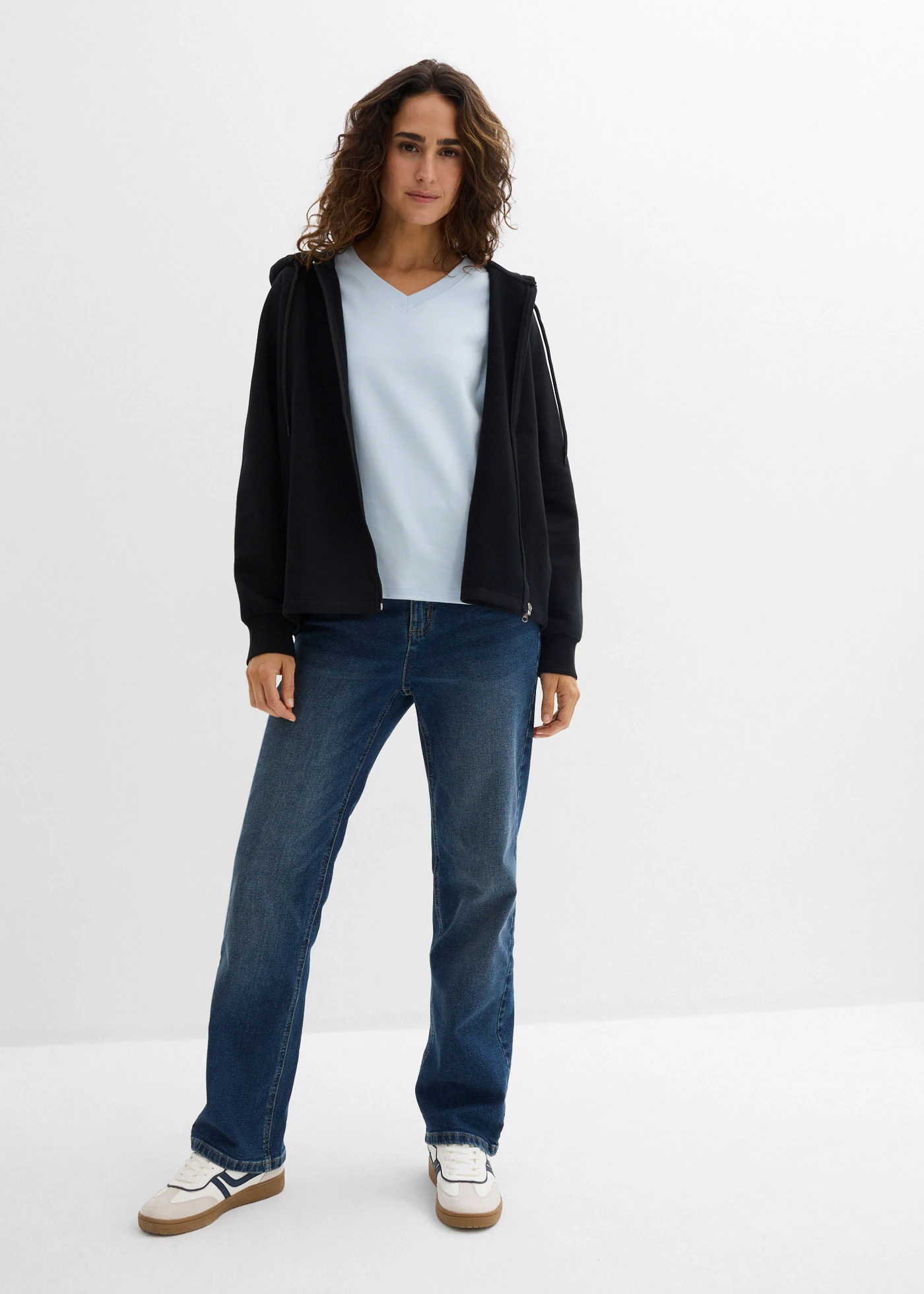 Lot de 2 T-shirts en jersey épais 100% coton • bleu poudré-bleu foncé • Boutique bonprix