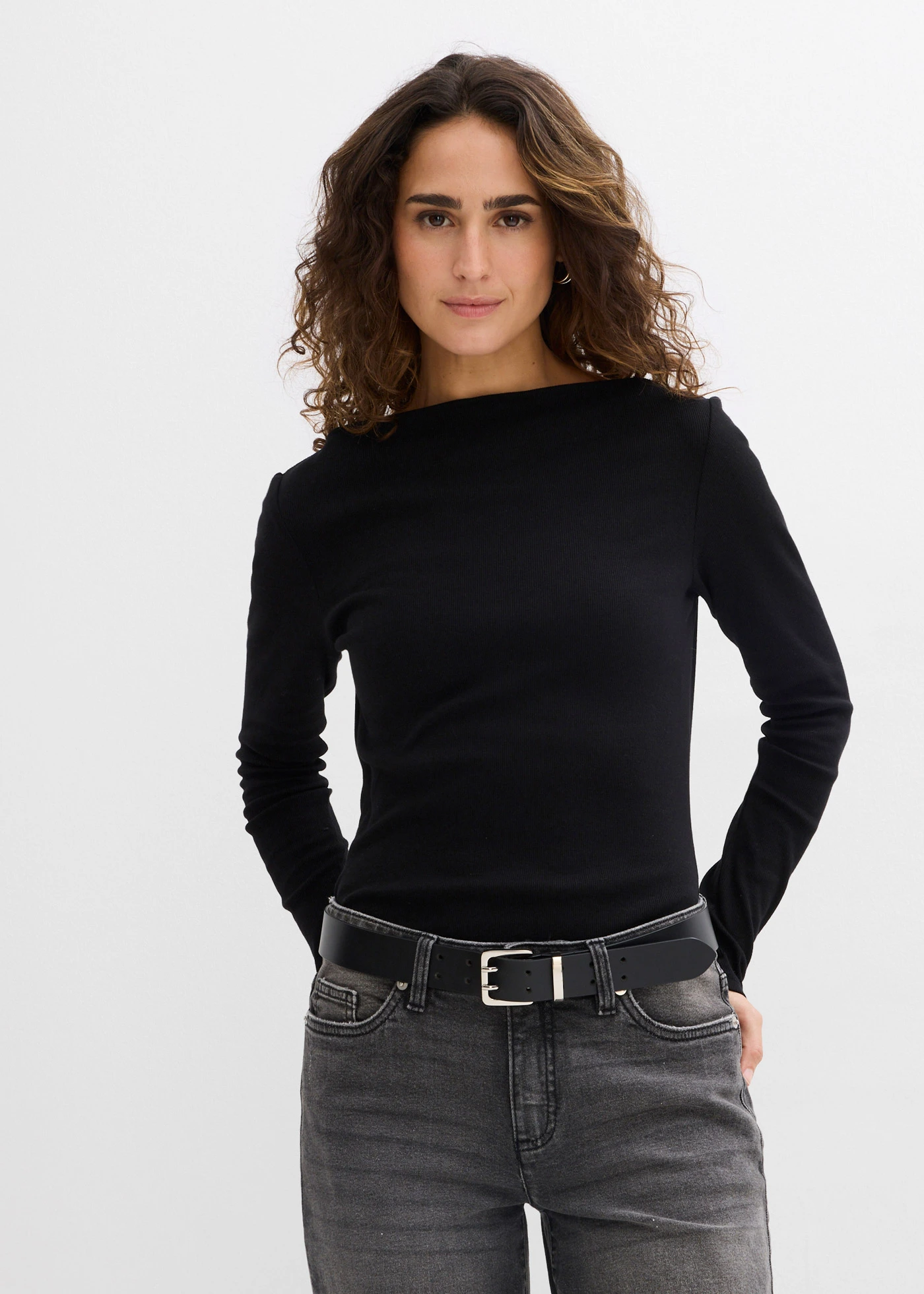 T-shirt côtelé ajusté • noir • Boutique bonprix