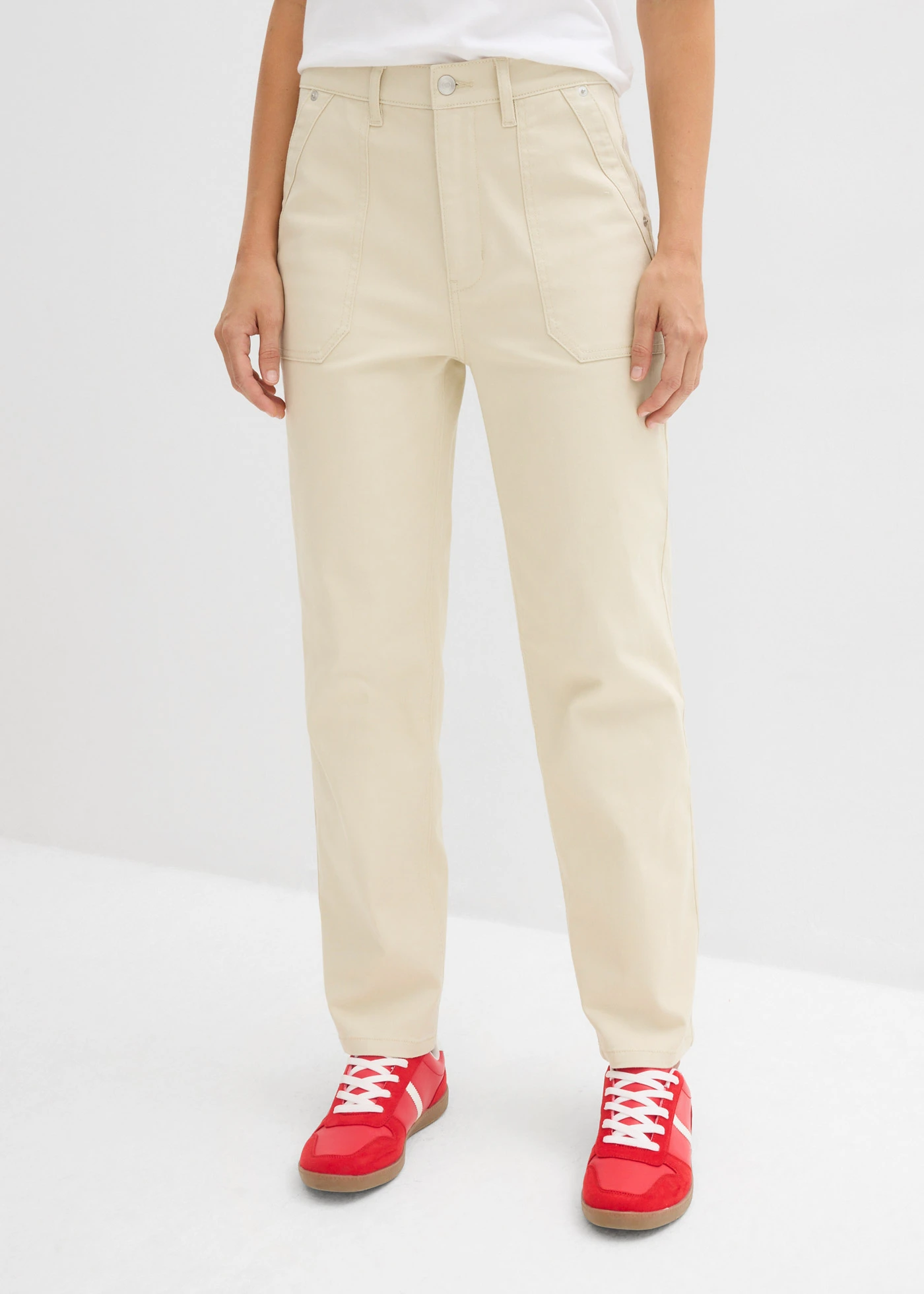 Pantaloni din twill, model mai scurt • bej nisipiu mat • magazin bonprix