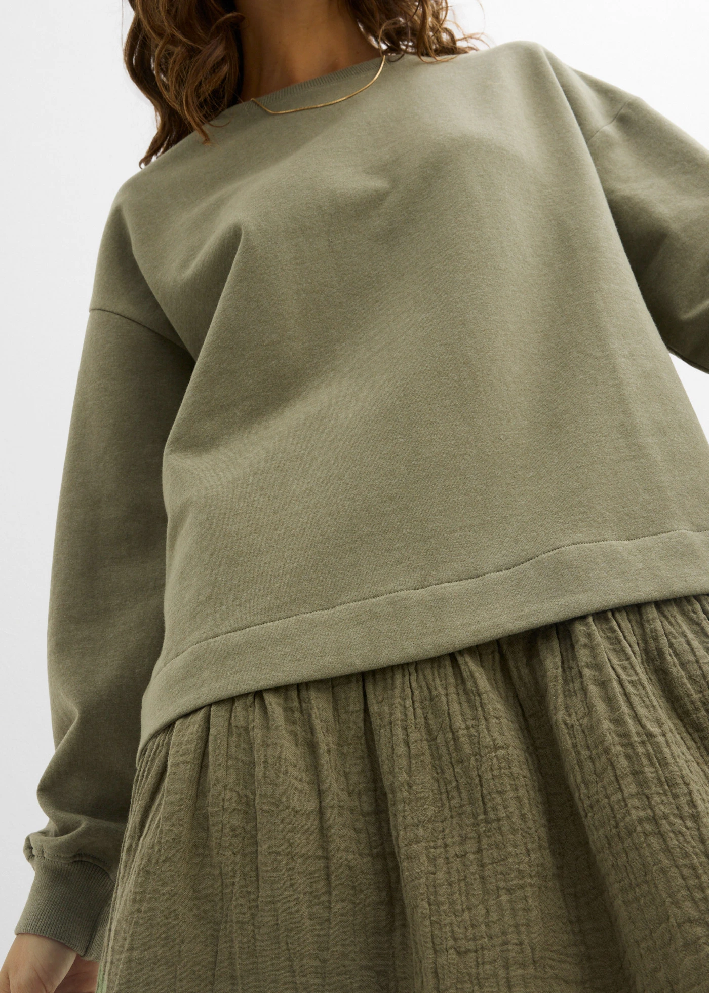 Sweatjurk met geweven rok • olijfgroen • bonprix online shop