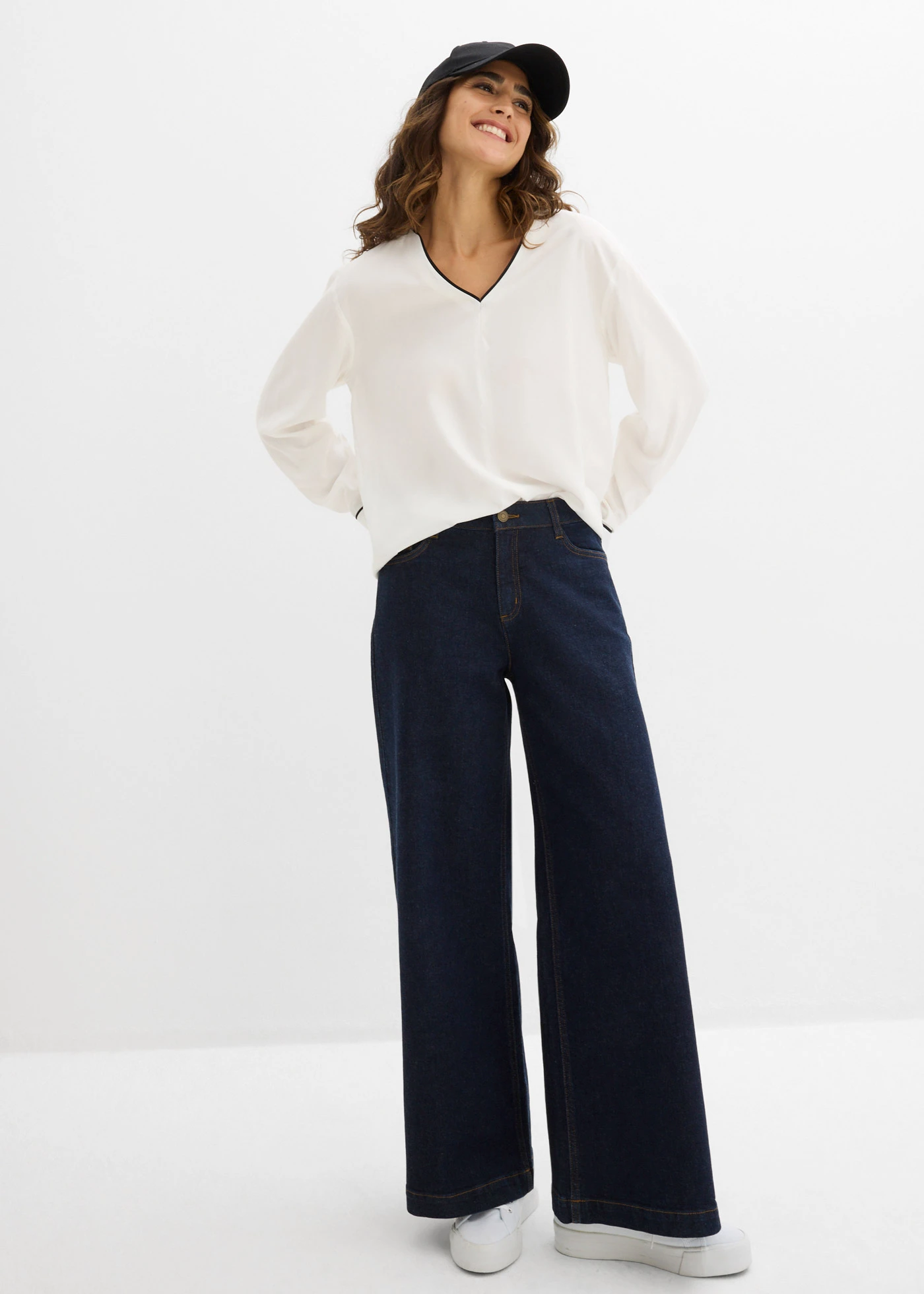 Bluză tip tunică din viscoză fluidă • ecru/negru • magazin bonprix