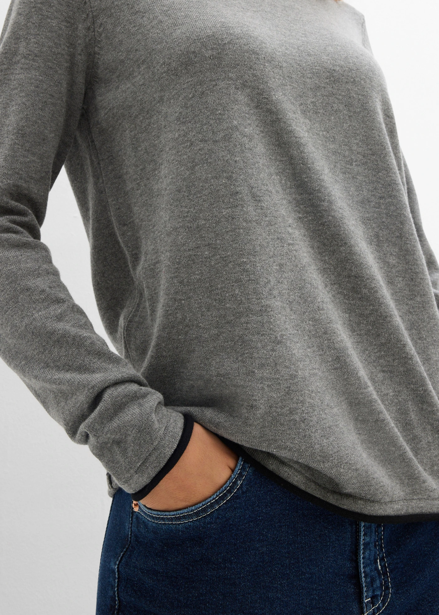 Pulover din tricotaj fin din mix de bumbac • gri melanj/negru • magazin bonprix