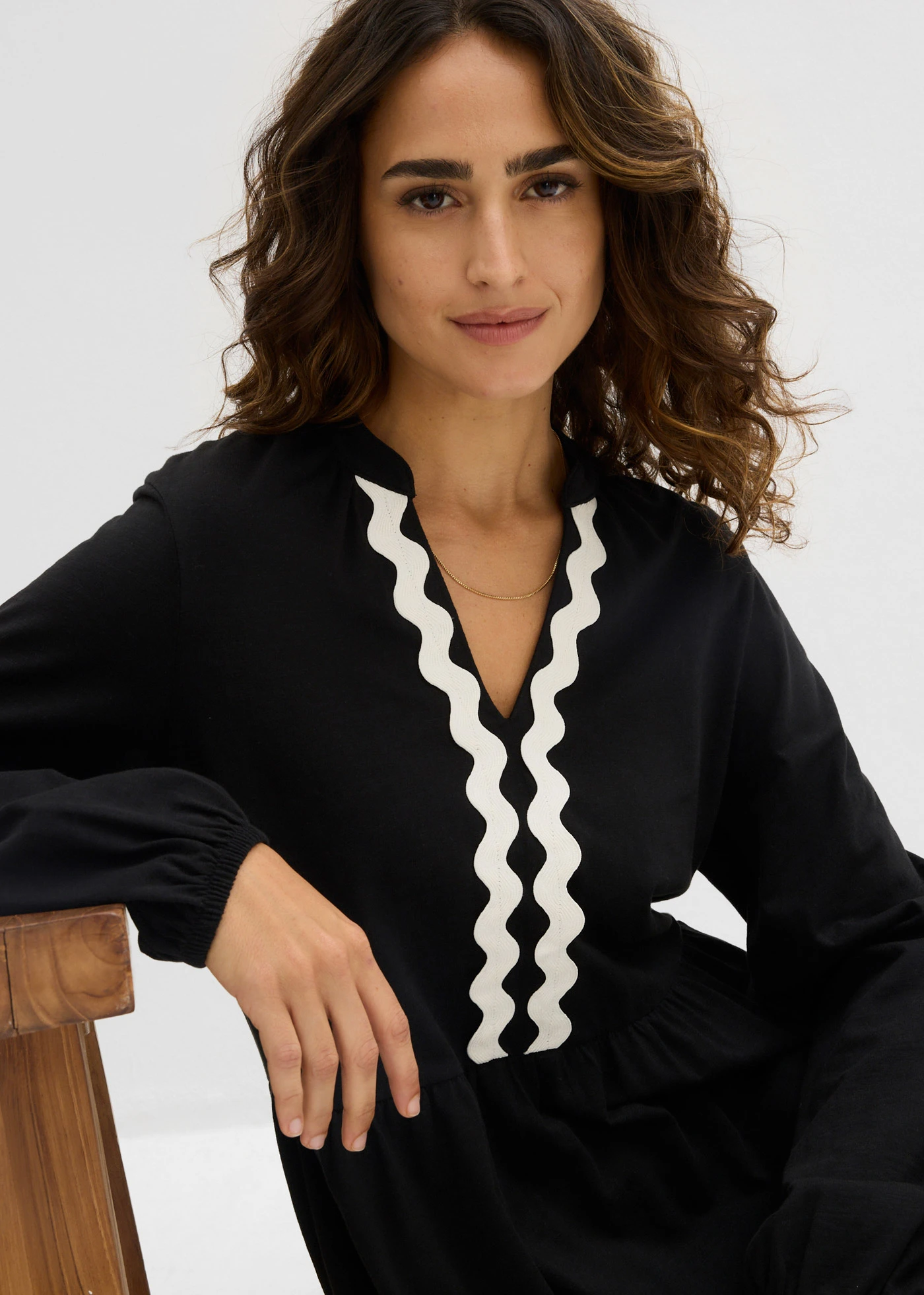 Rochie din jerse • negru/ecru • magazin bonprix