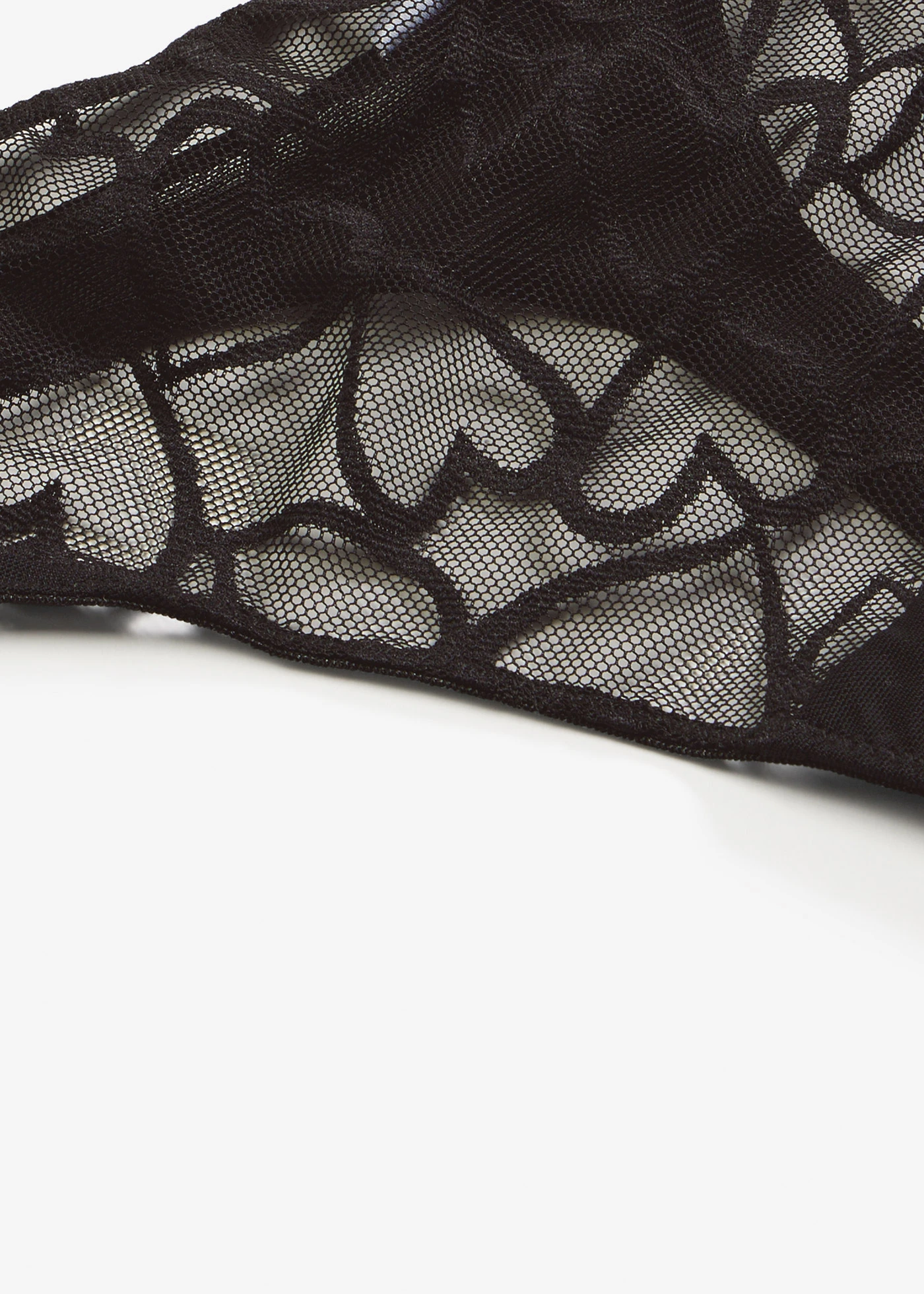 Chilot string mini • negru • magazin bonprix