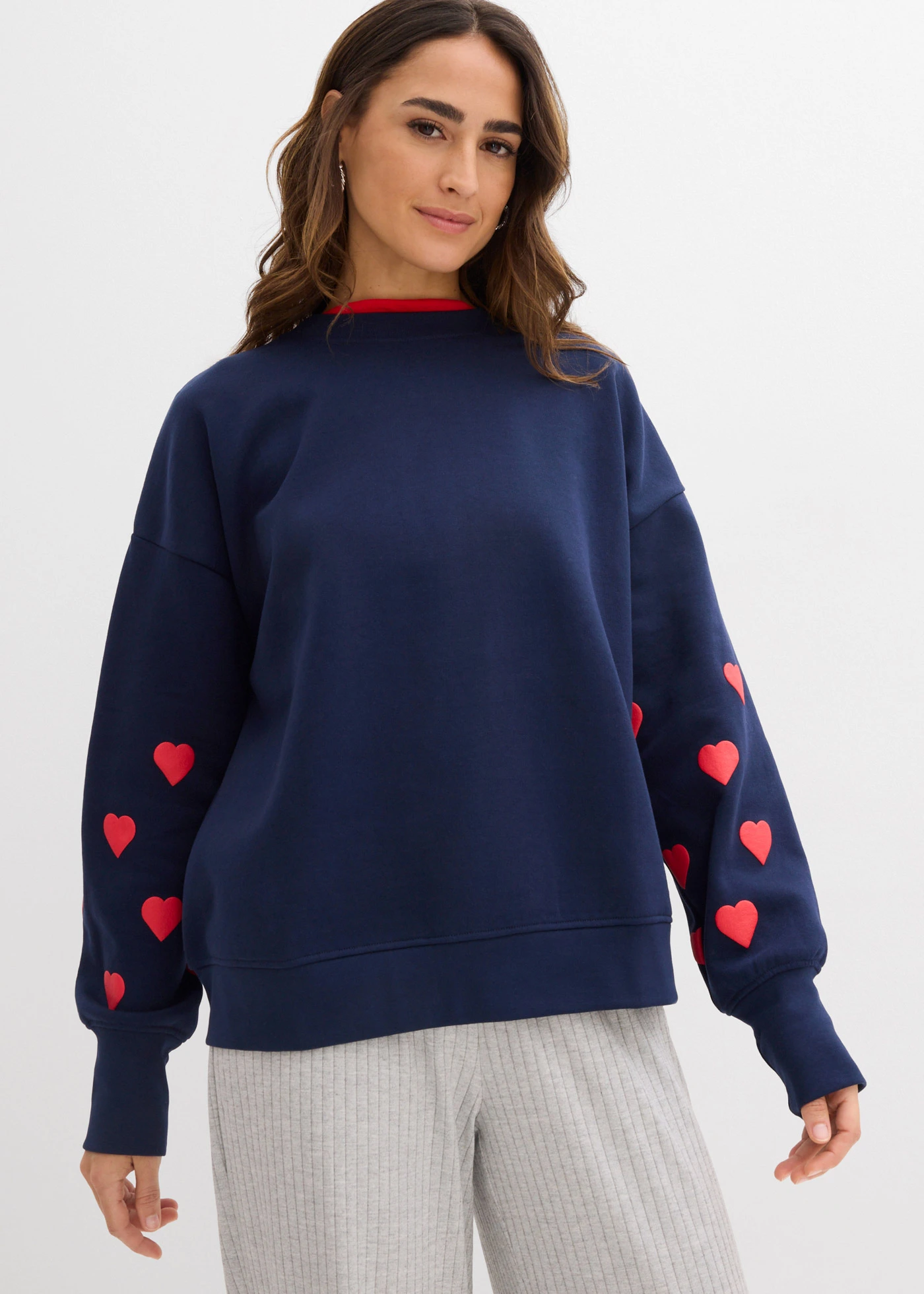 Sweat-shirt en coton mélangé • bleu foncé-fraise imprimé • Boutique bonprix