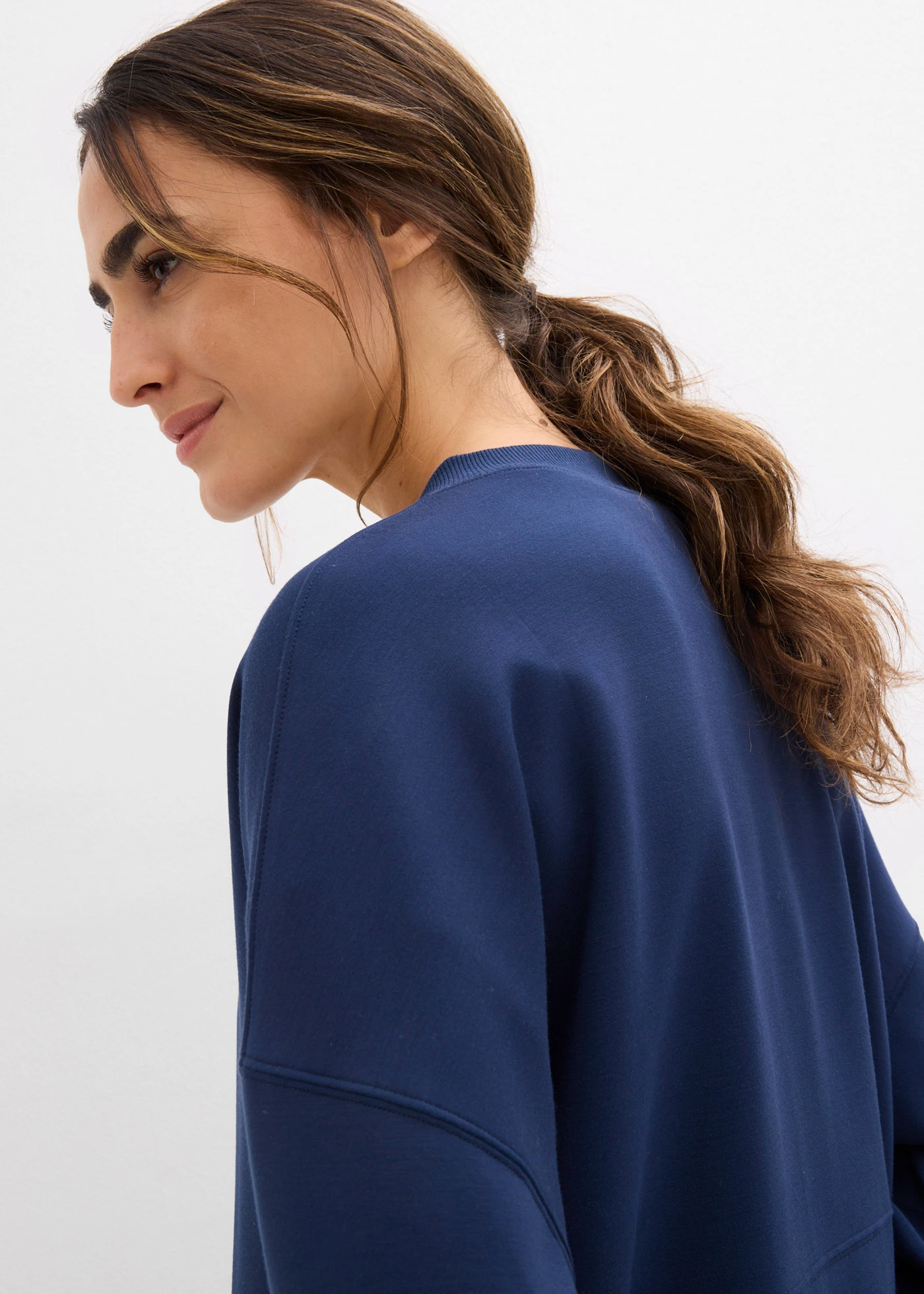 Mikinová bunda oversize, zo scuba materiálu • tmavomodrá • obchod bonprix