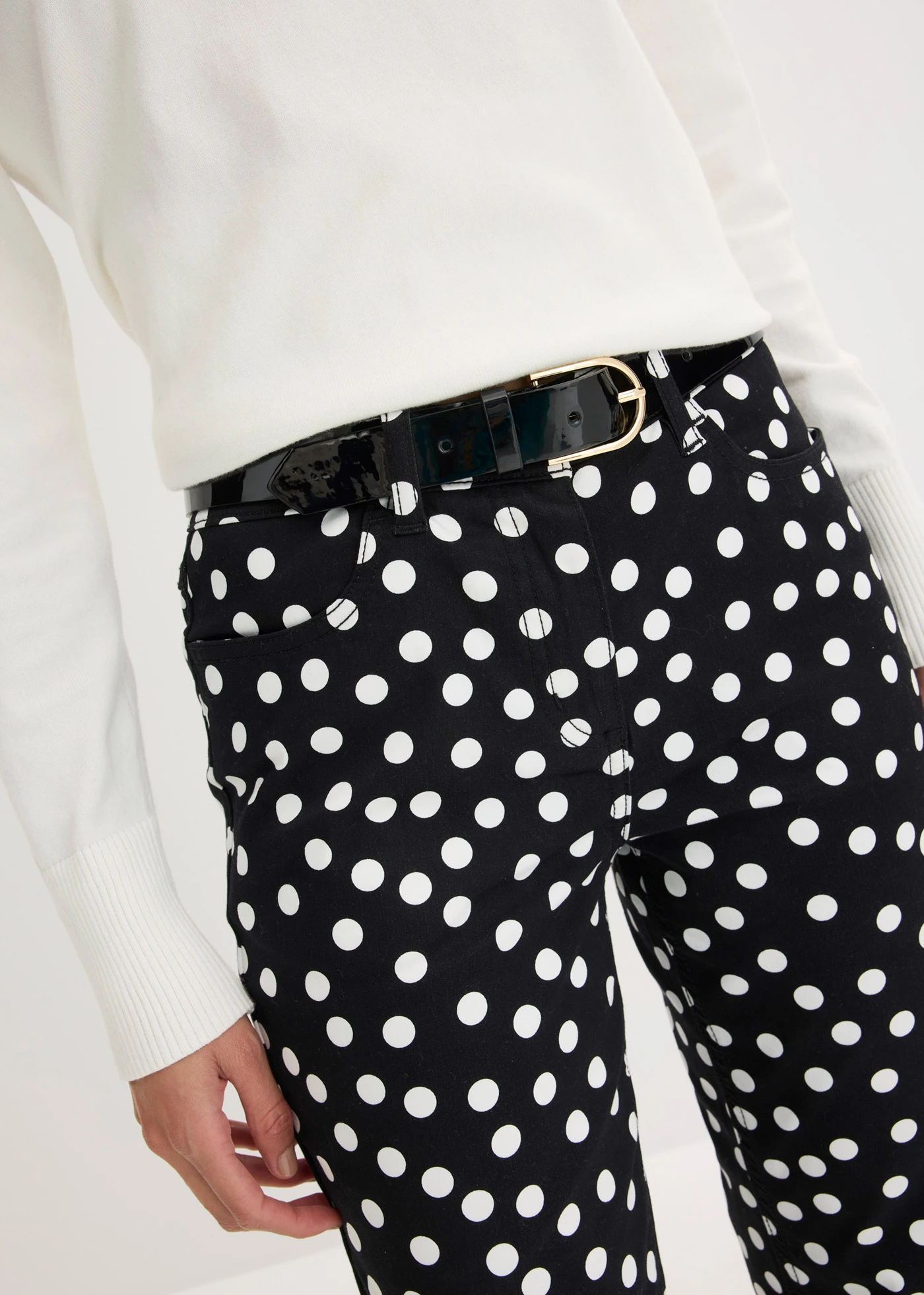 Pantaloni cu 5 buzunare stretch • negru-ecru cu puncte • magazin bonprix