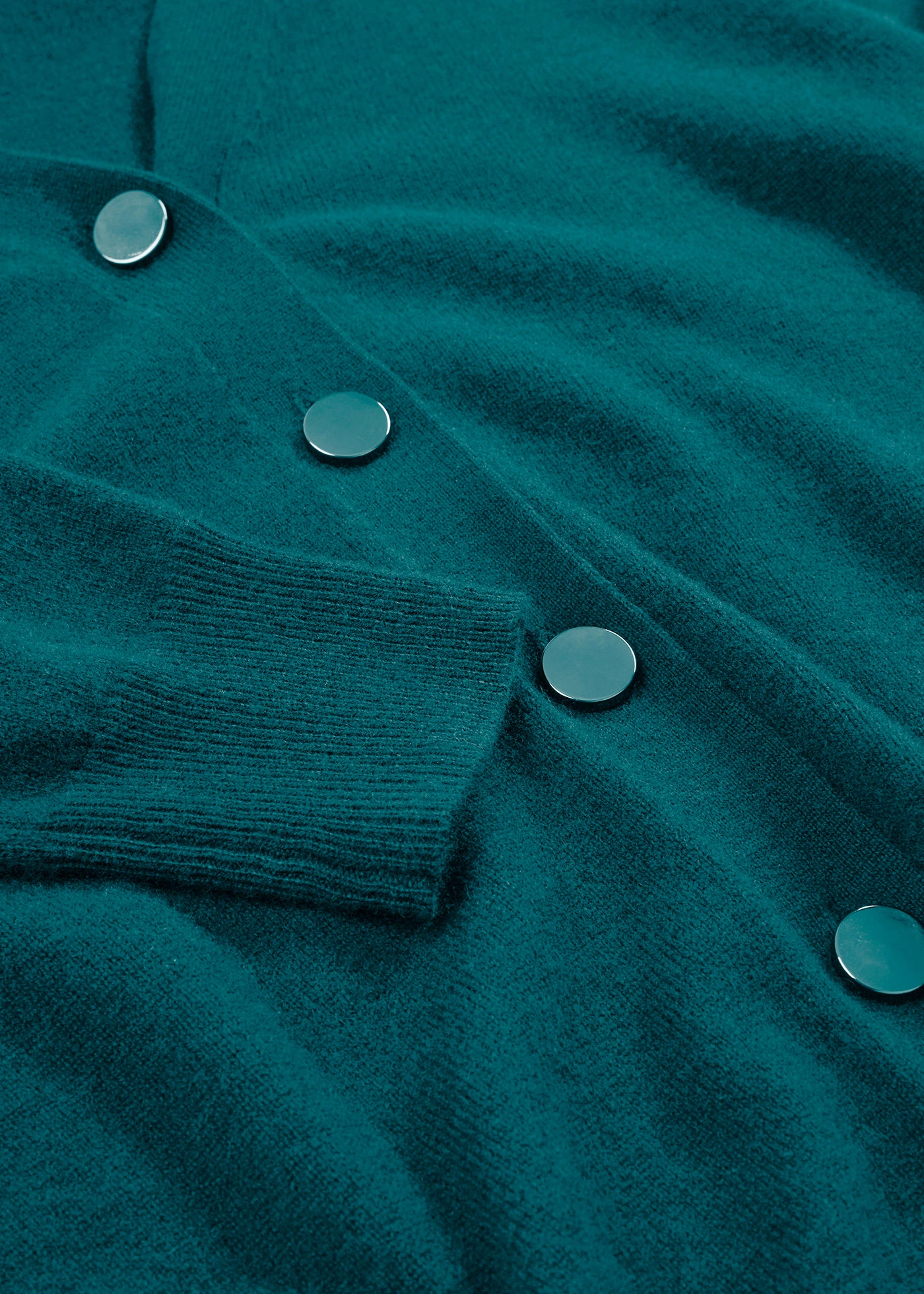 Gilet en maille avec cachemire • vert poivre • Boutique bonprix