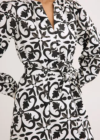 Robe imprimée • blanc-noir imprimé • Boutique bonprix