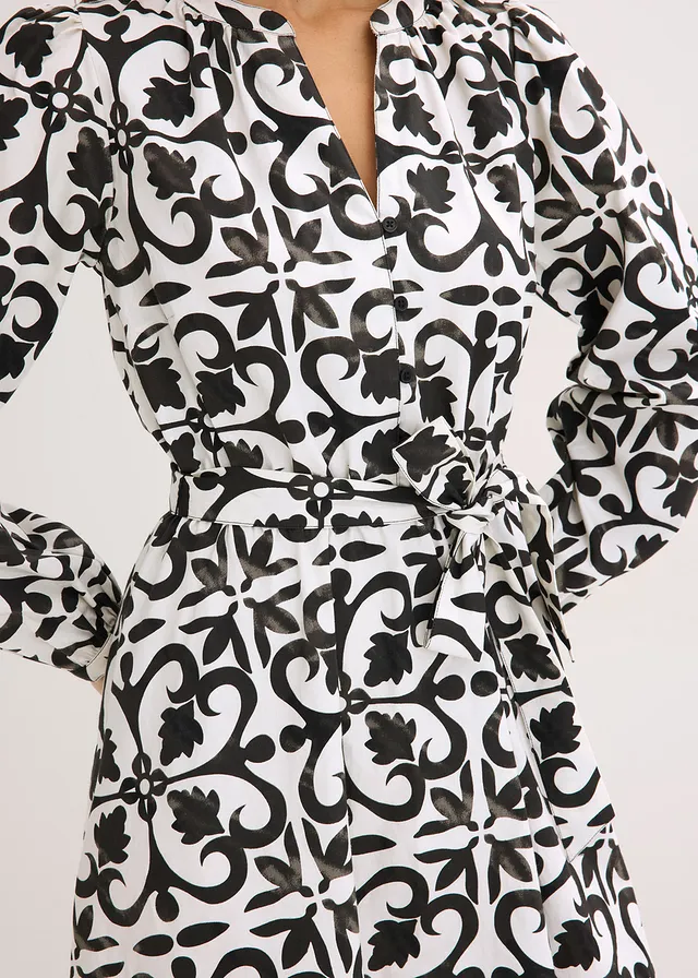 Robe imprimée • blanc/noir imprimé • product-page.page-title-suffix