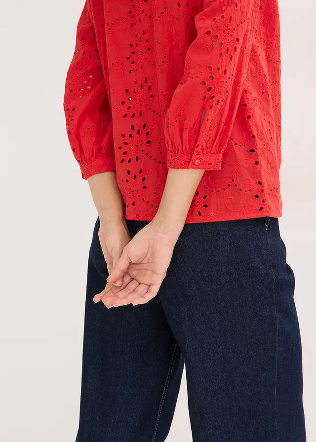 Blouse met broderie anglaise • aardbeirood • product-page.page-title-suffix