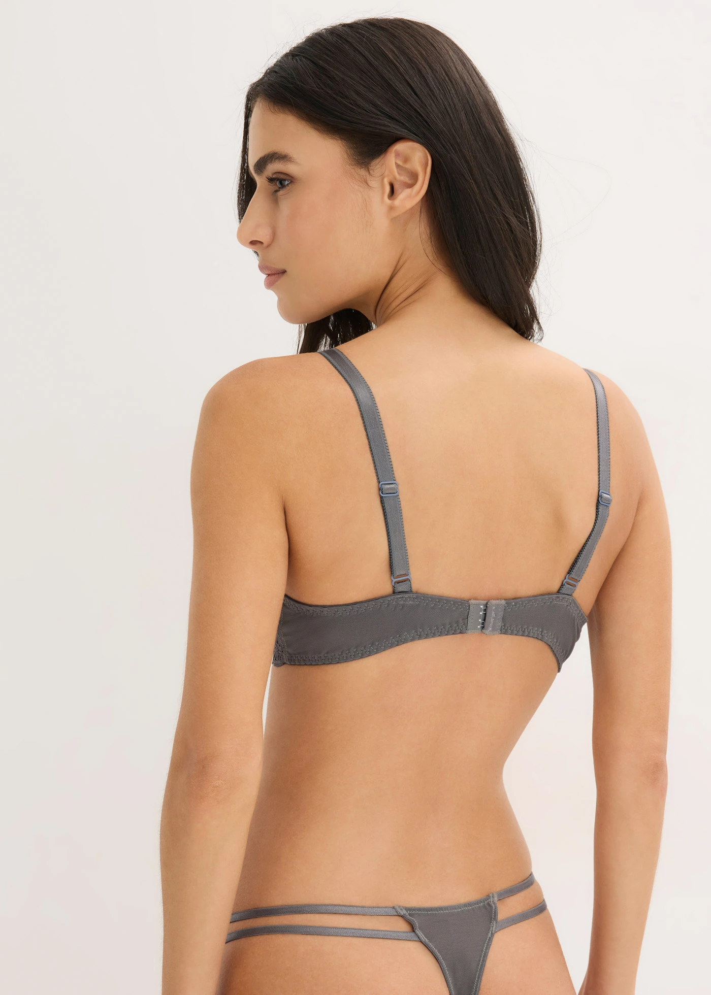 Vystužená podprsenka z jemnej čipky • žulovo sivá • obchod bonprix