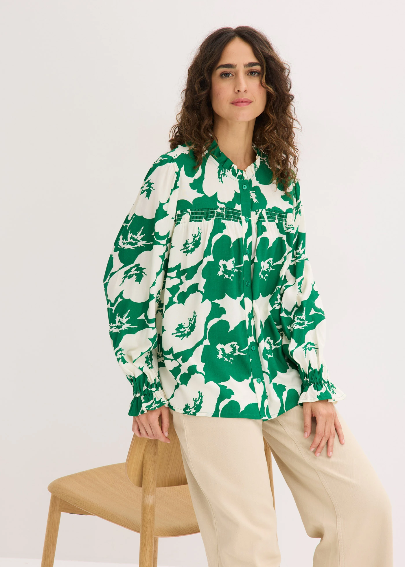 Blouse van soepele viscose • wit-groen gebloemd • bonprix online shop