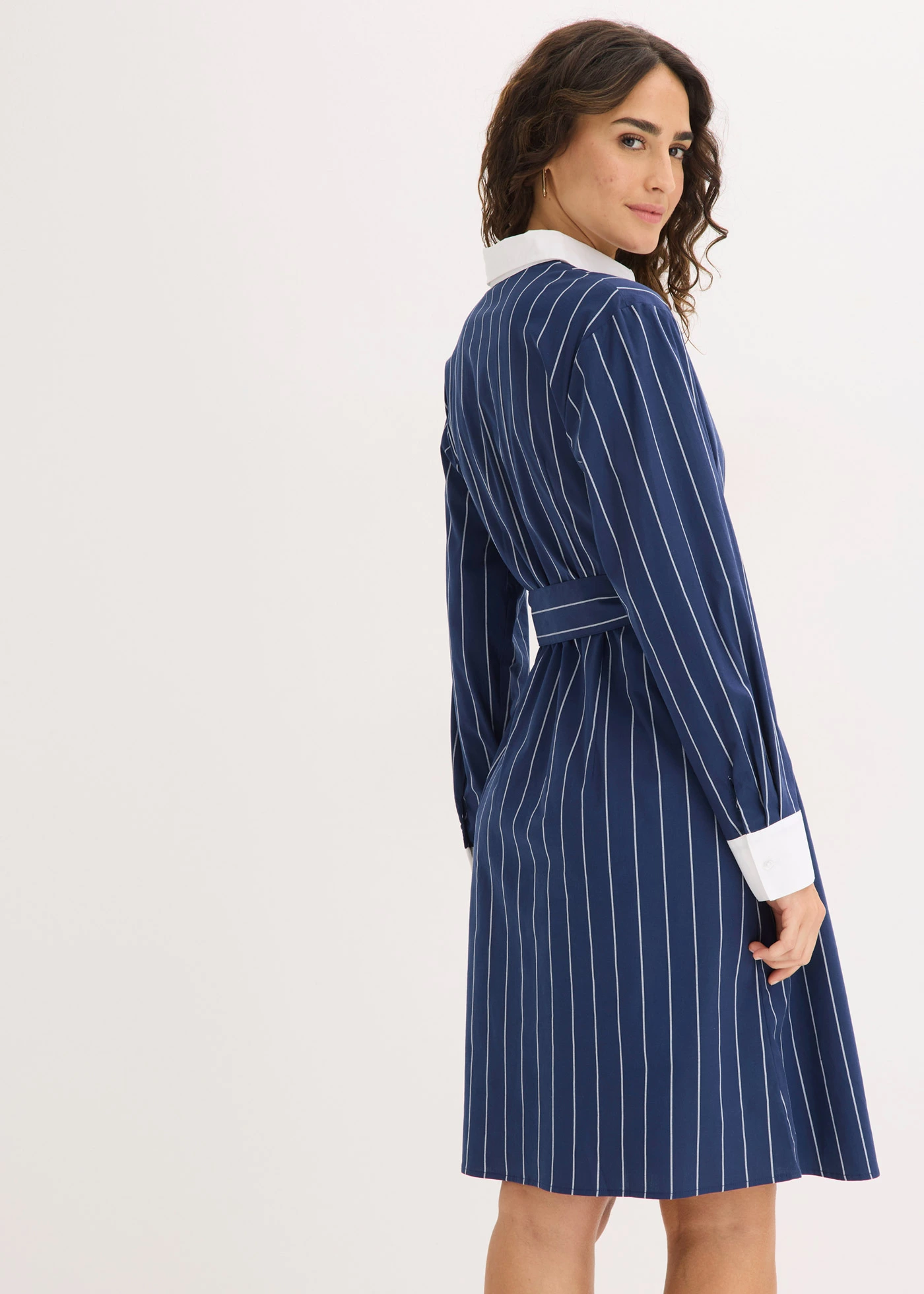 Robe-chemise • bleu foncé/blanc rayé • Boutique bonprix