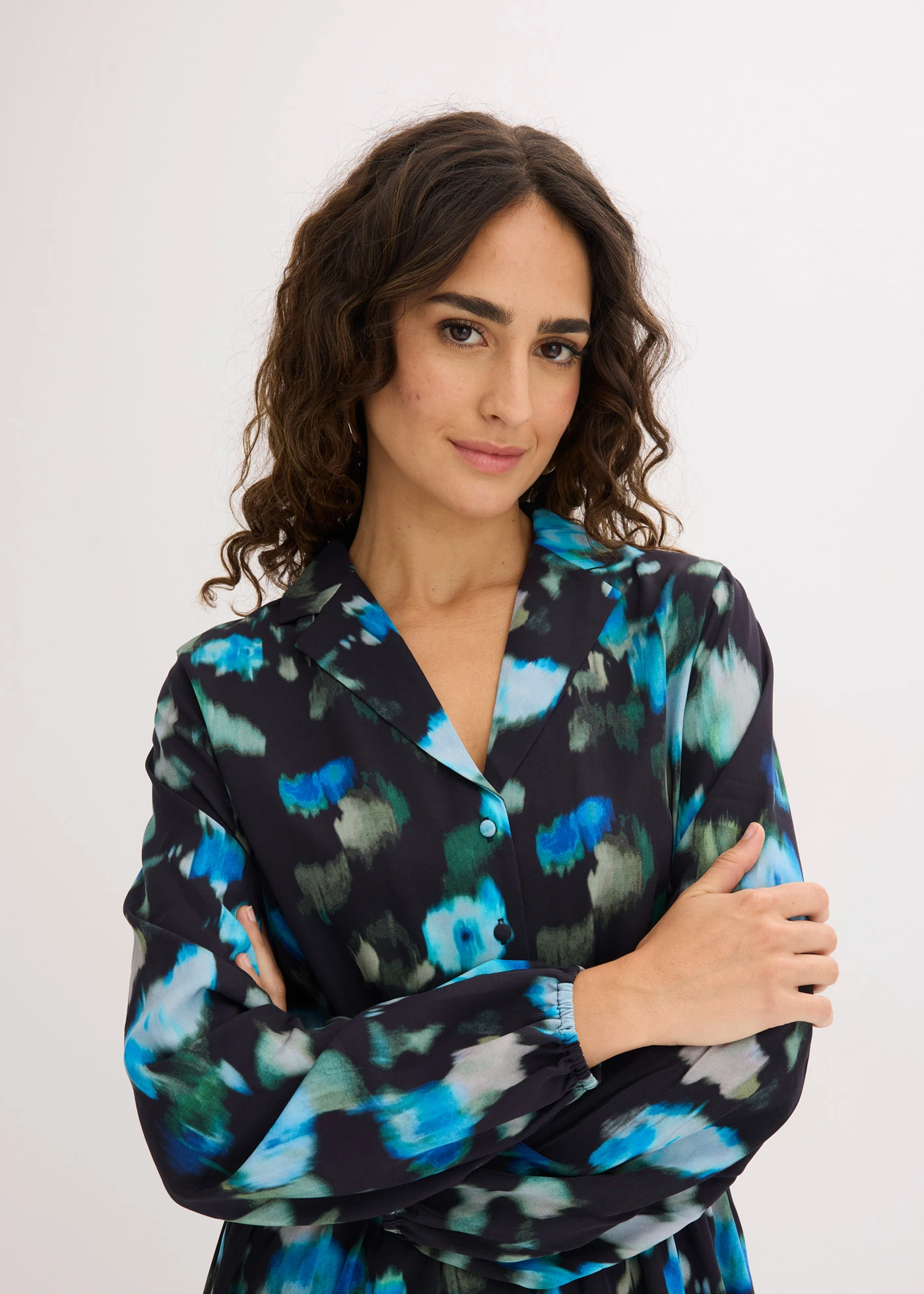 Robe midi • noir floral • Boutique bonprix