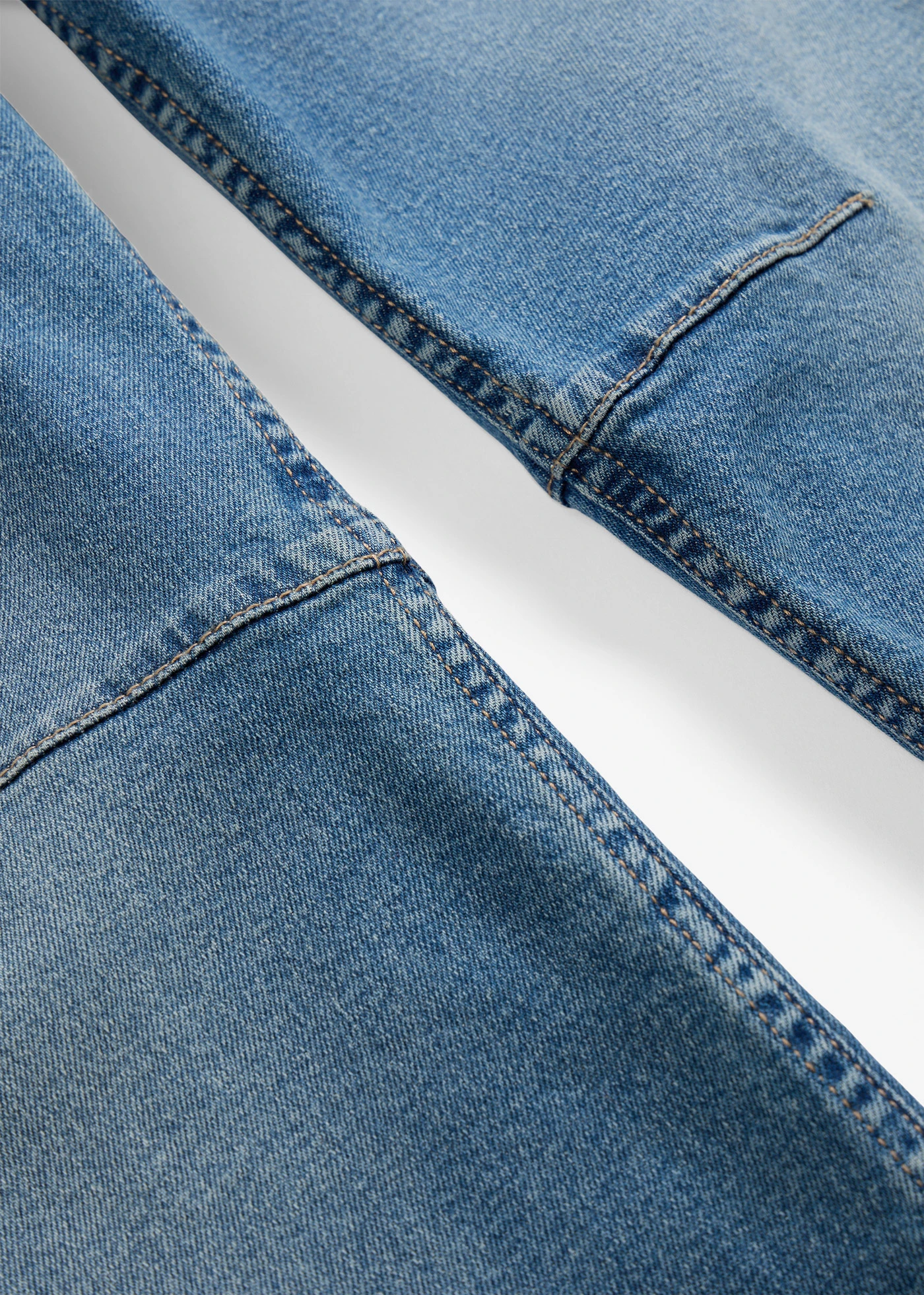 Jean barrel, taille mi-haute • bleu moyen denim • Boutique bonprix