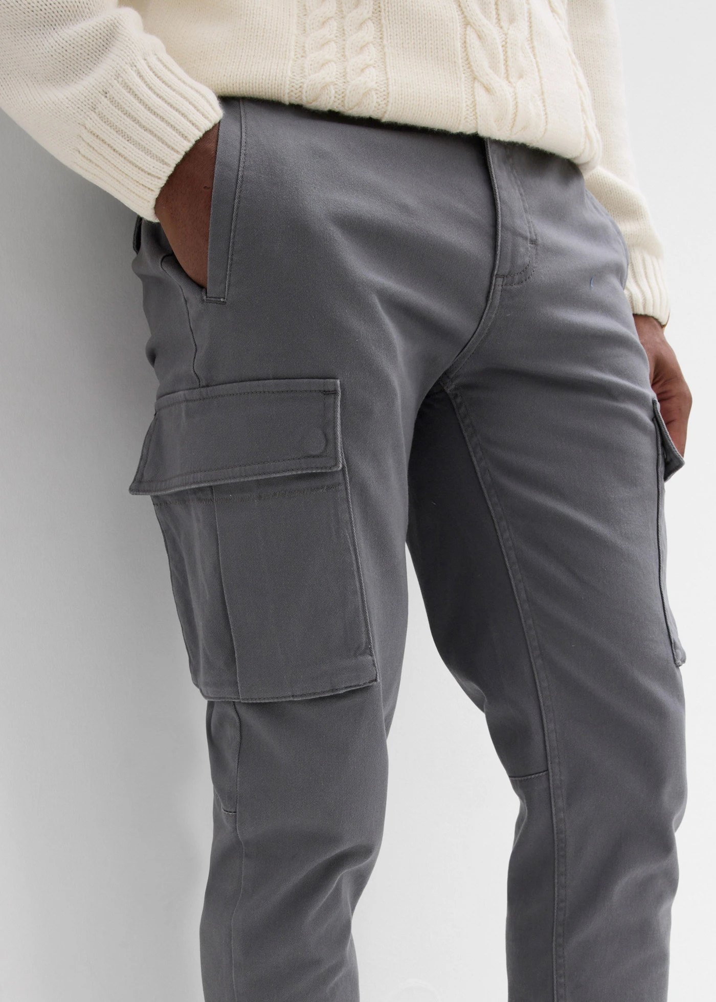 Pantalon cargo regular en coton extensible et robuste, droit • gris fumée • Boutique bonprix