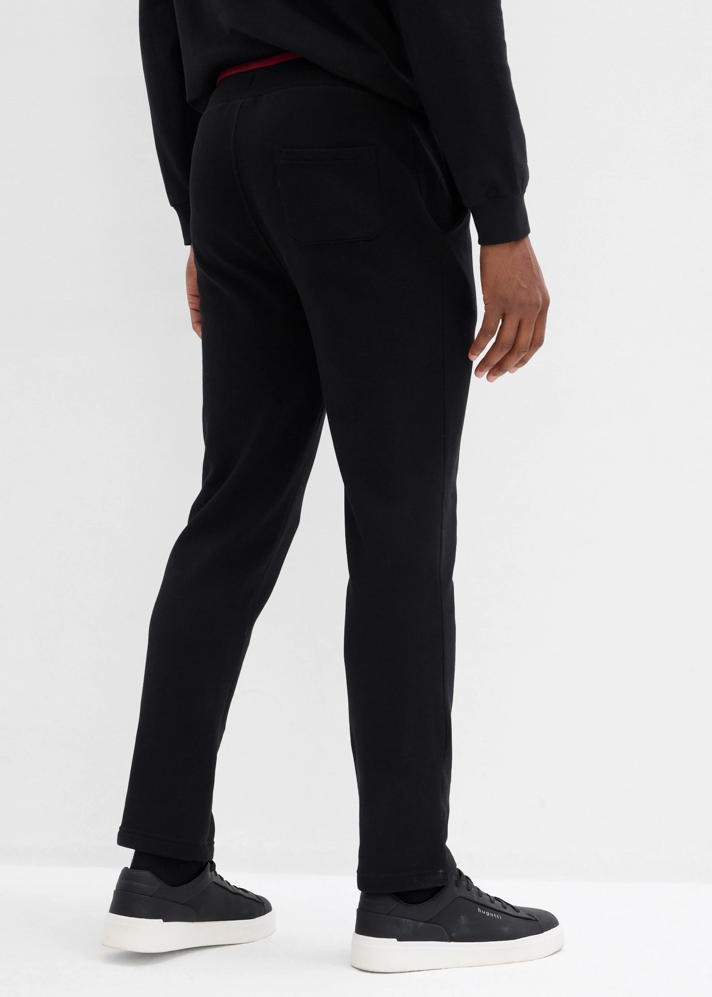 Pantalon de jogging avec détails sportifs • noir • Boutique bonprix